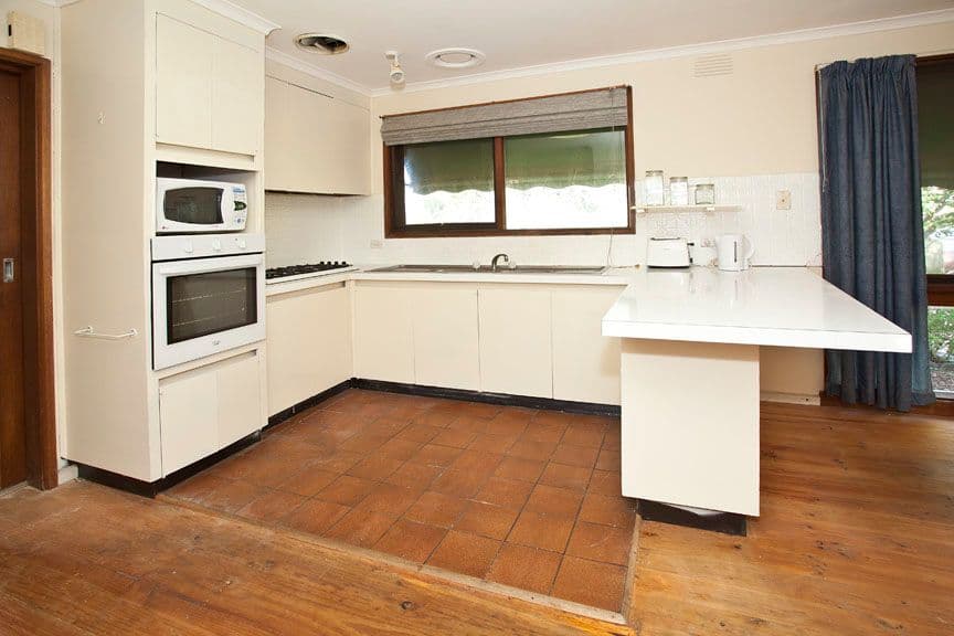 17 Chivalry Avenue, GLEN WAVERLEY VIC 3150, Glen Waverley - Thumbnail 3