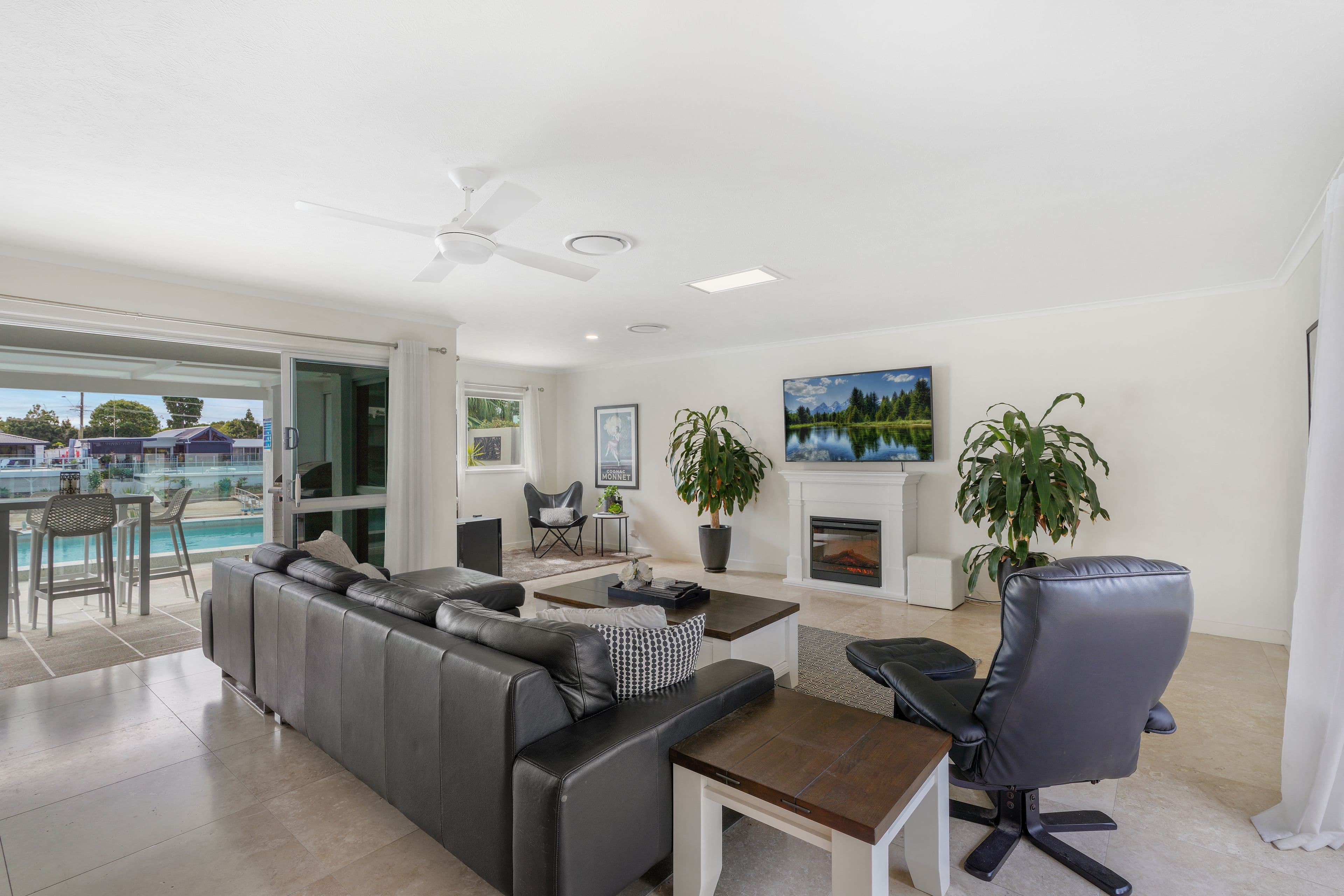 45 Rapallo Avenue, Isle Of Capri QLD 4217, Isle Of Capri - Thumbnail 3