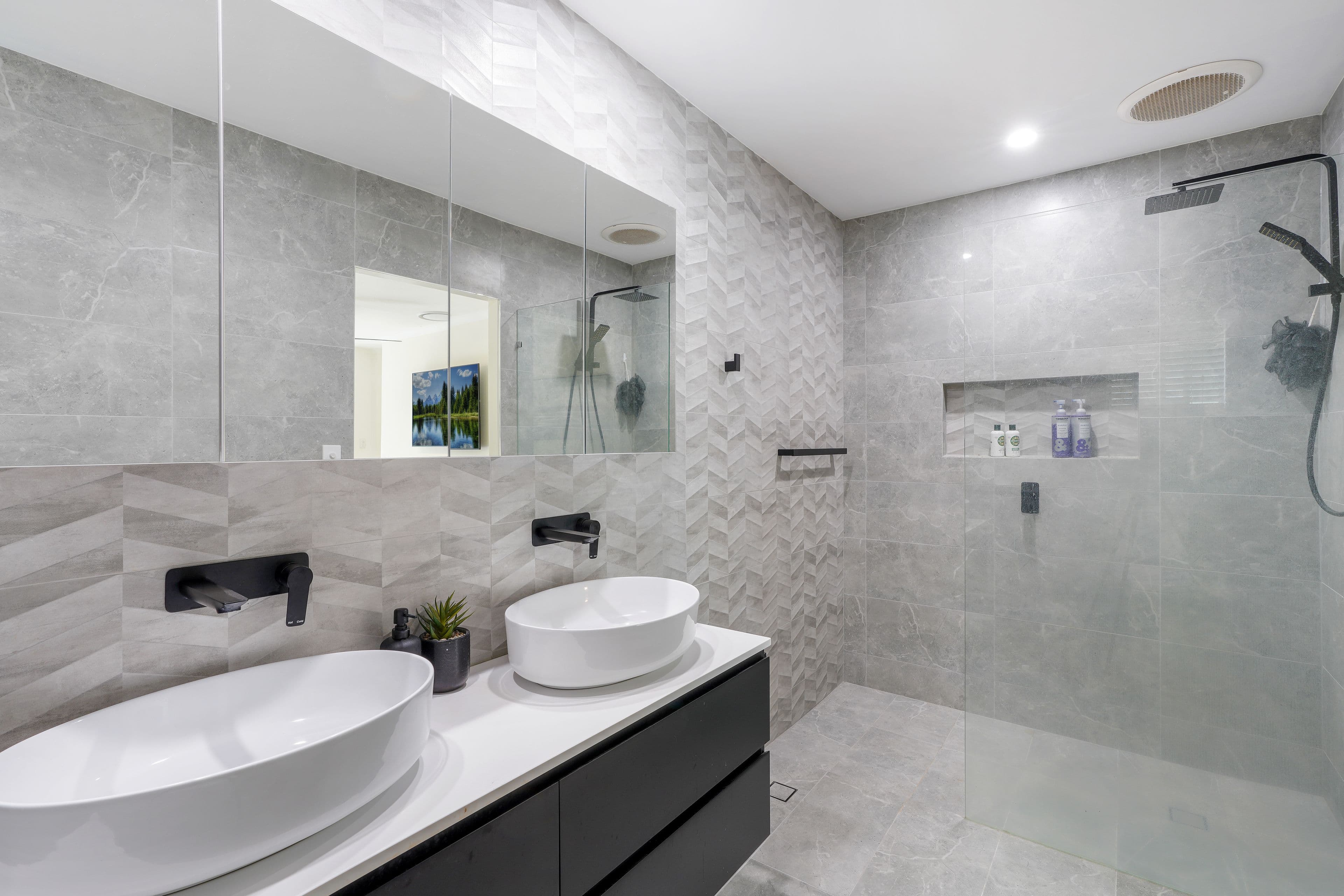 45 Rapallo Avenue, Isle Of Capri QLD 4217, Isle Of Capri - Thumbnail 8