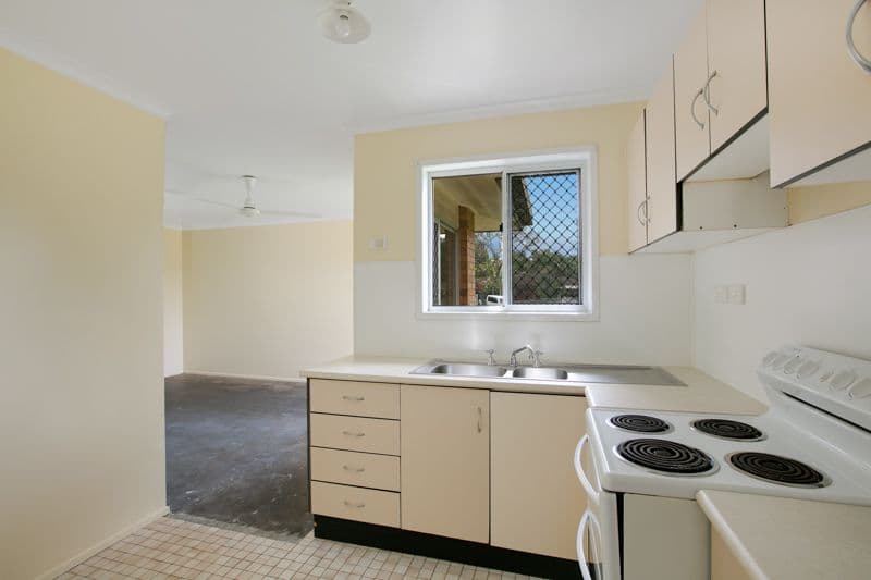 4 Deacon Court, MOOROOBOOL QLD 4870, Mooroobool - Thumbnail 2