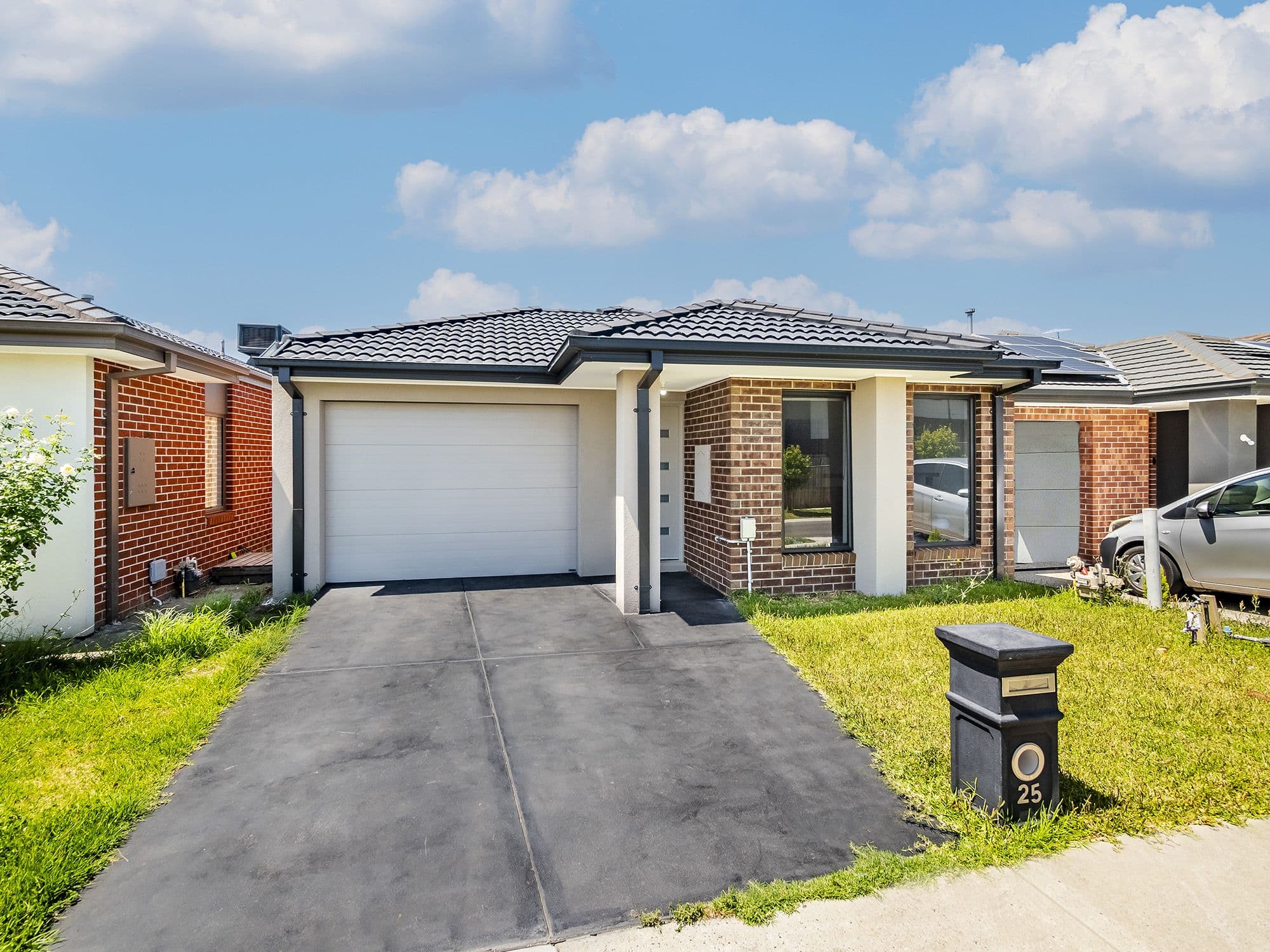25 Barcelona Avenue, Clyde North VIC 3978, Clyde North - Thumbnail 2