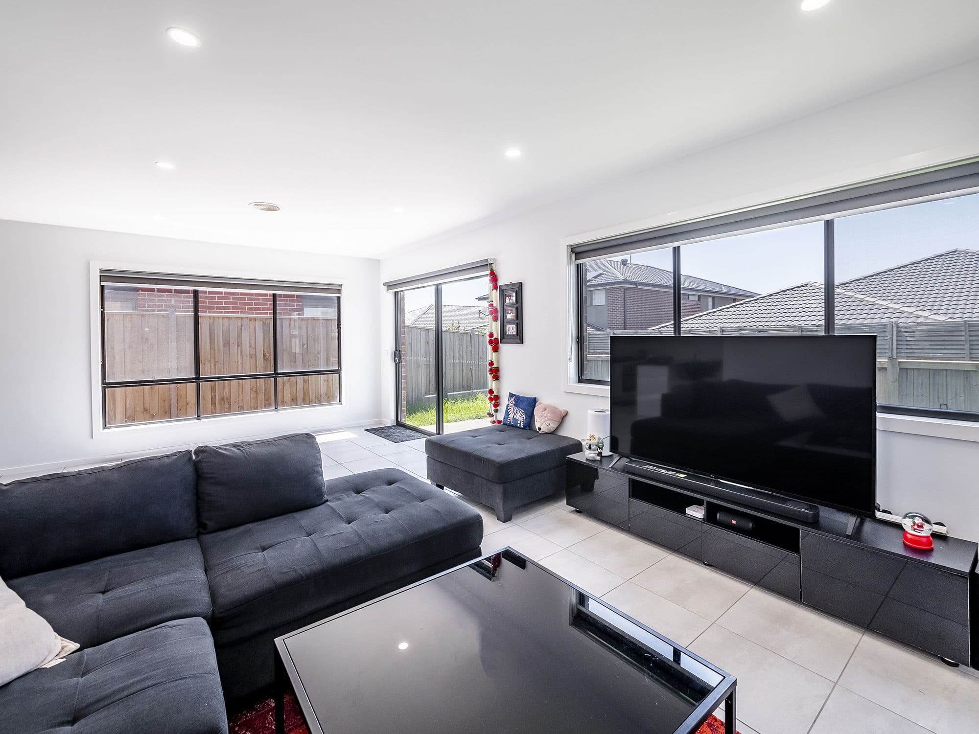 25 Barcelona Avenue, Clyde North VIC 3978, Clyde North - Thumbnail 7
