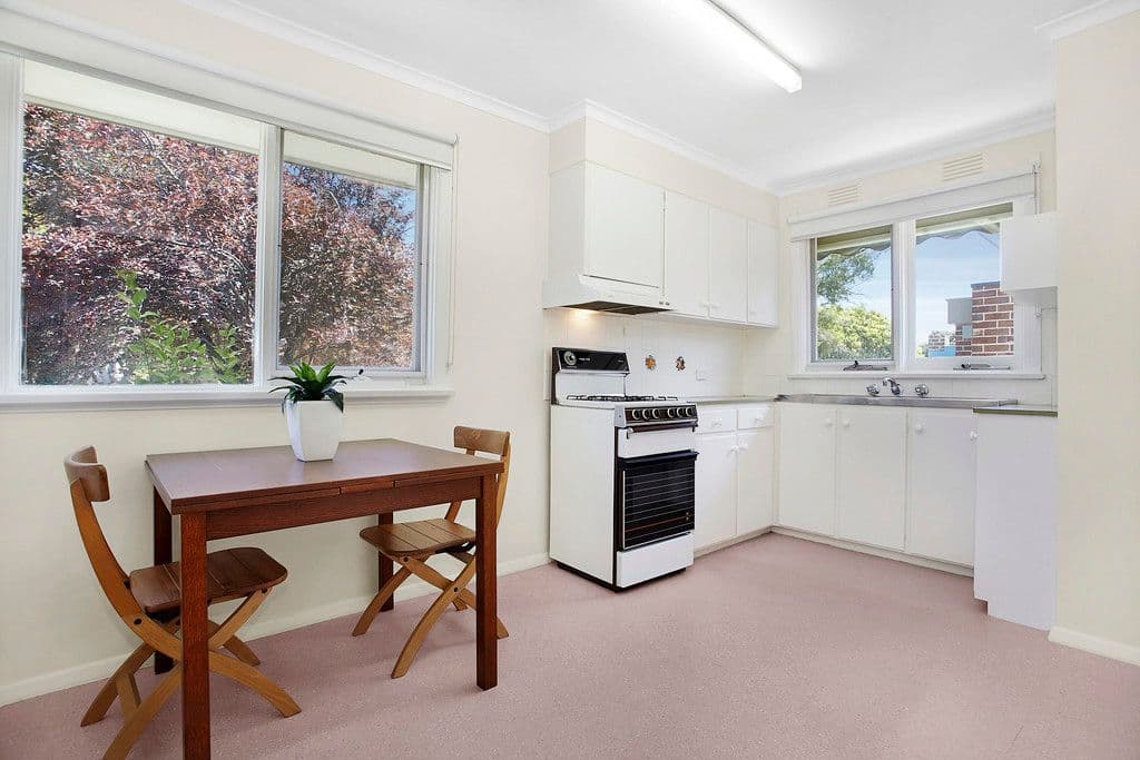 18 Barry Street, Reservoir VIC 3073, Reservoir - Thumbnail 4