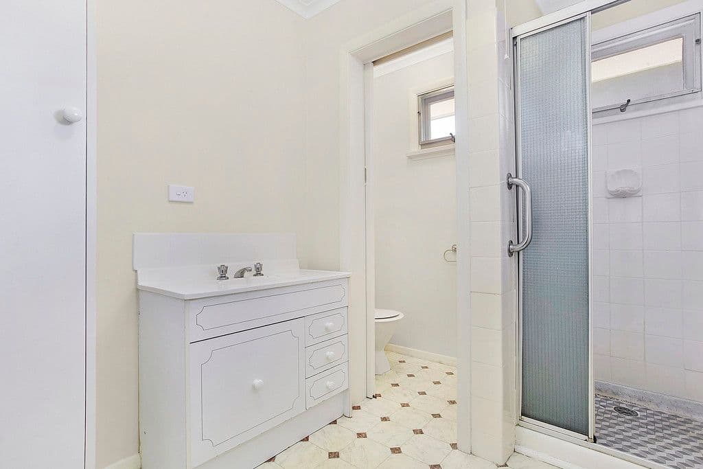 18 Barry Street, Reservoir VIC 3073, Reservoir - Thumbnail 7