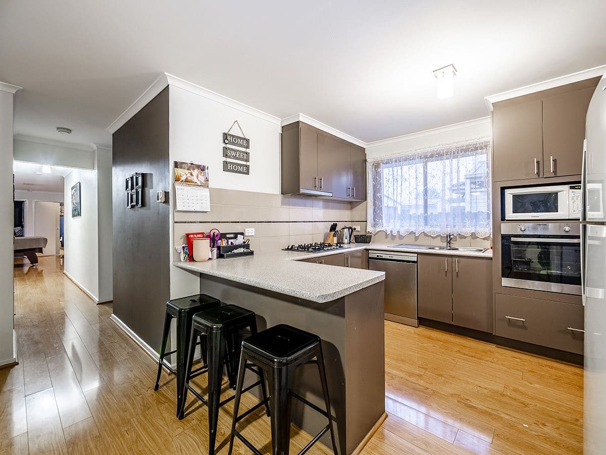 25 Toirram Crescent, Cranbourne VIC 3977, Cranbourne - Thumbnail 4