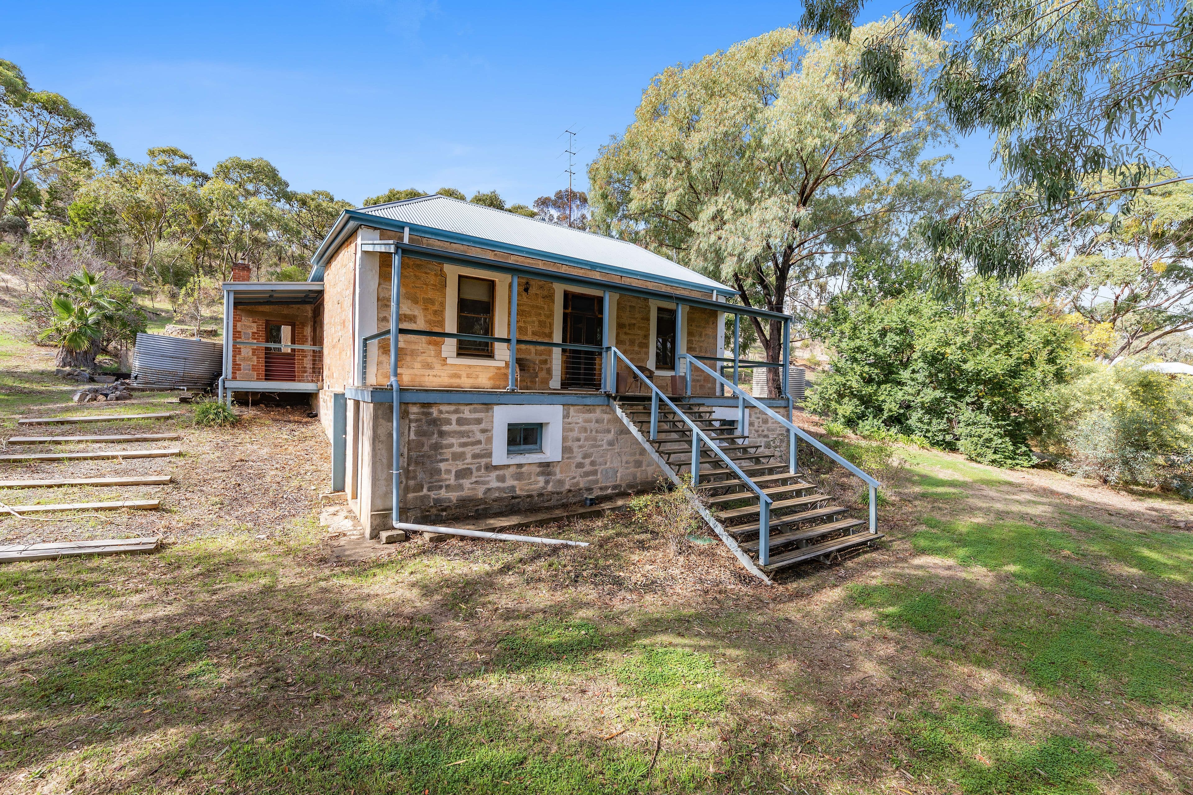 33 Warenda Road, Clare SA 5453, Clare - Thumbnail 3