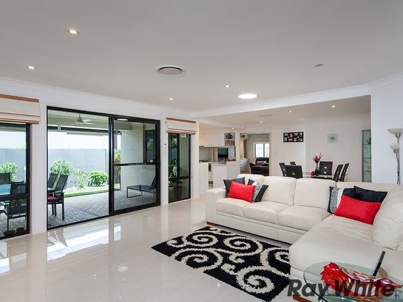 186 Saturn Crescent, Bridgeman Downs QLD 4035, Bridgeman Downs - Thumbnail 4