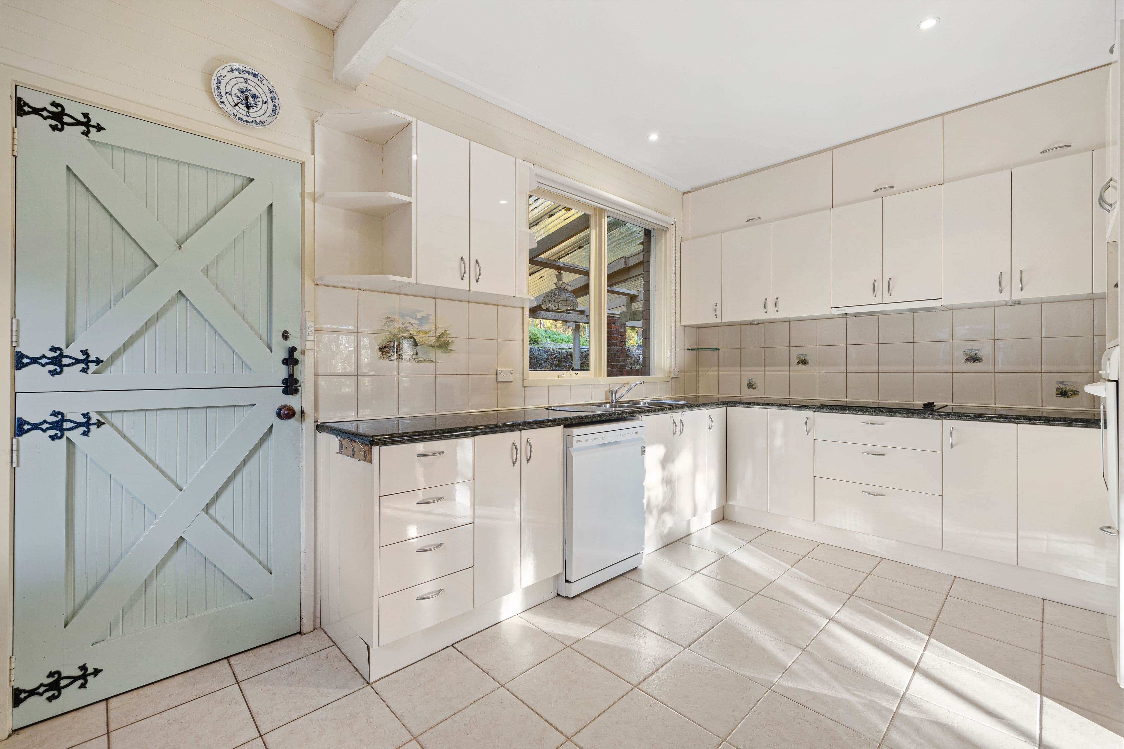 1 Heath Avenue, Ferntree Gully VIC 3156, Ferntree Gully - Thumbnail 5