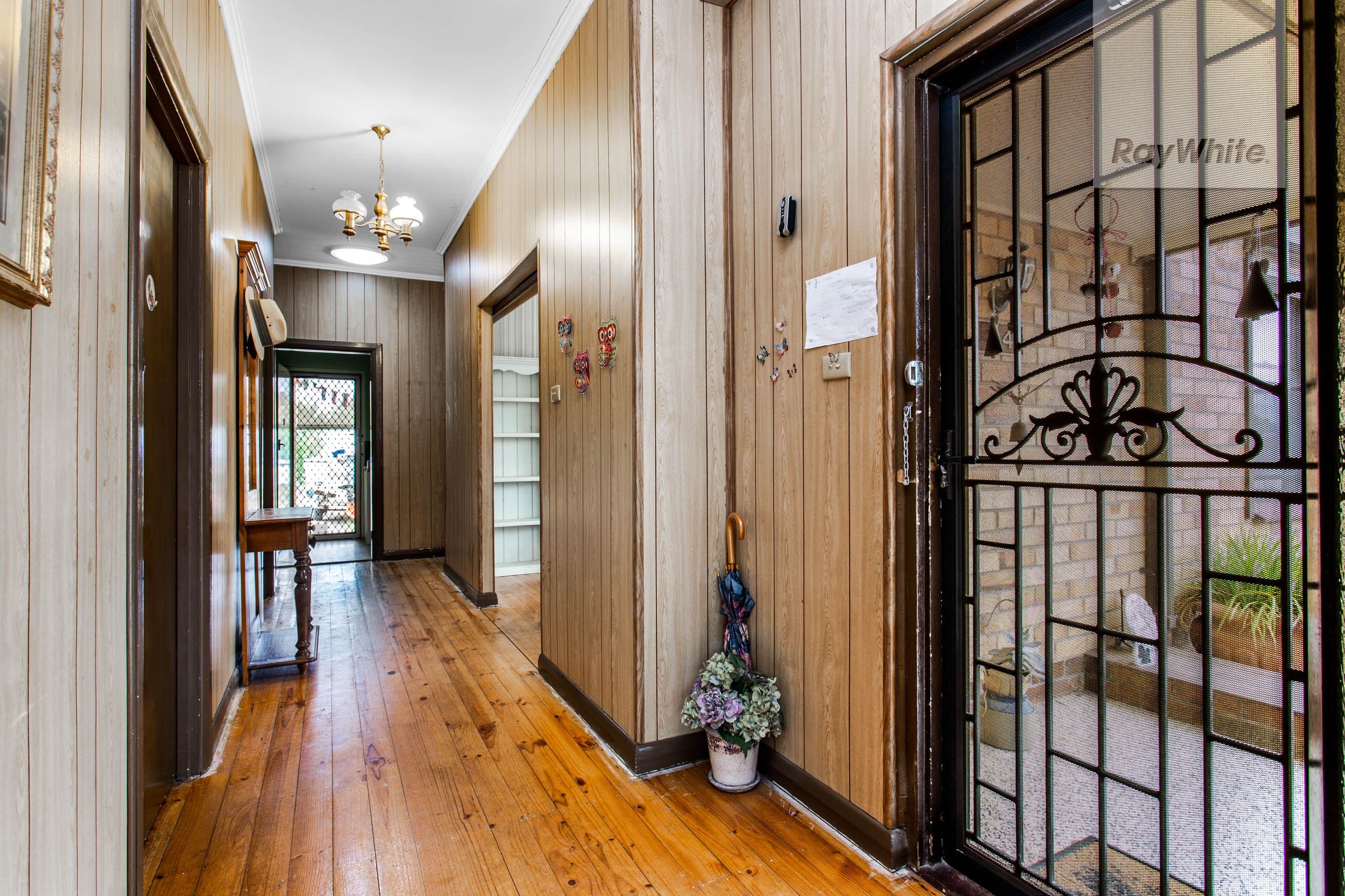 24 Clearview Crescent, Clearview SA 5085, Clearview - Thumbnail 2