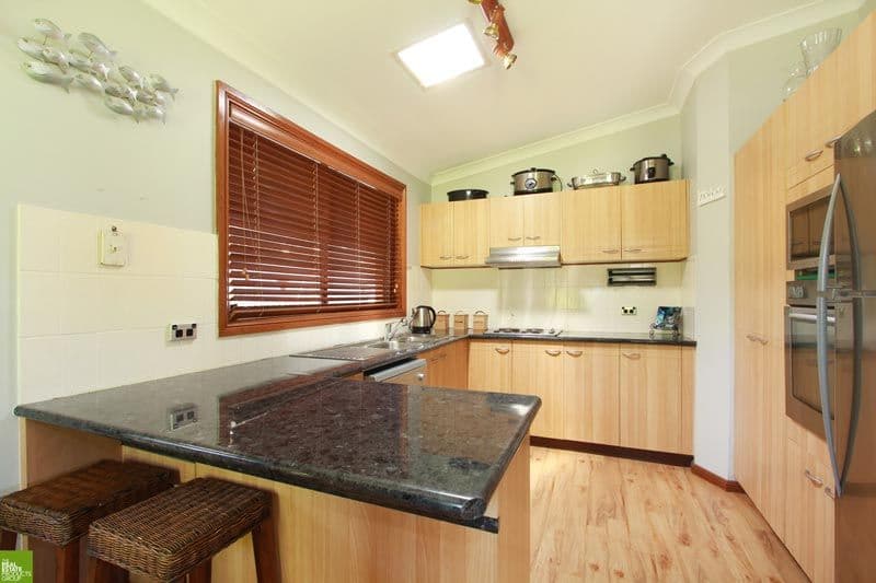 65 Ocean Beach Drive, SHELLHARBOUR NSW 2529, Shellharbour - Thumbnail 2