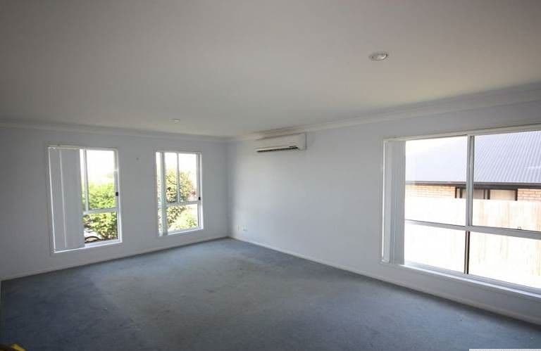 33 Paris Parade, ORMEAU QLD 4208, Ormeau - Thumbnail 2