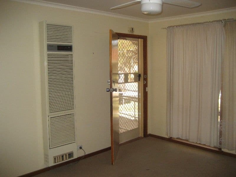 8 Johnson Street, ROCHESTER VIC 3561, Rochester - Thumbnail 6
