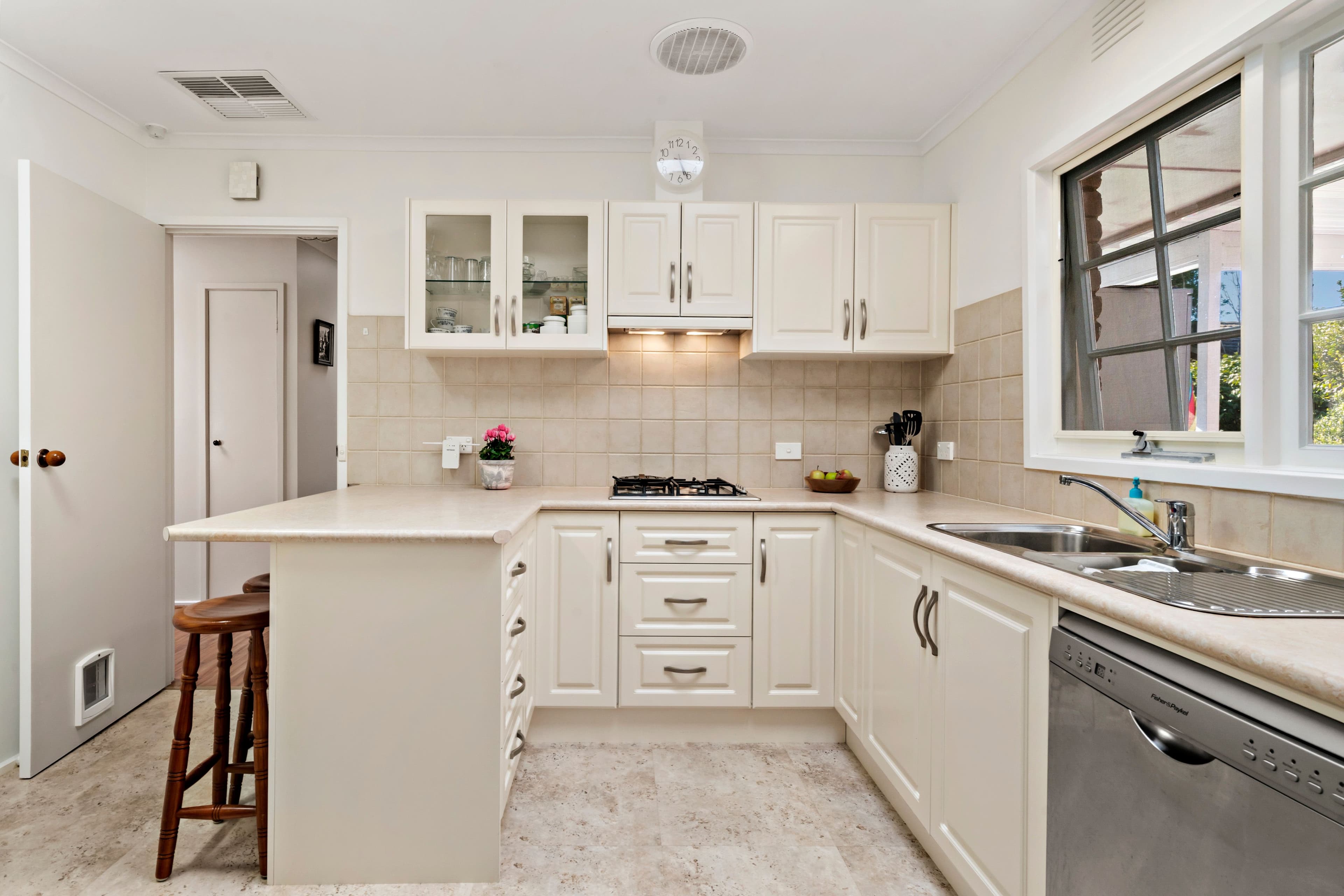 5 Emora Court, Frankston VIC 3199, Frankston - Thumbnail 4