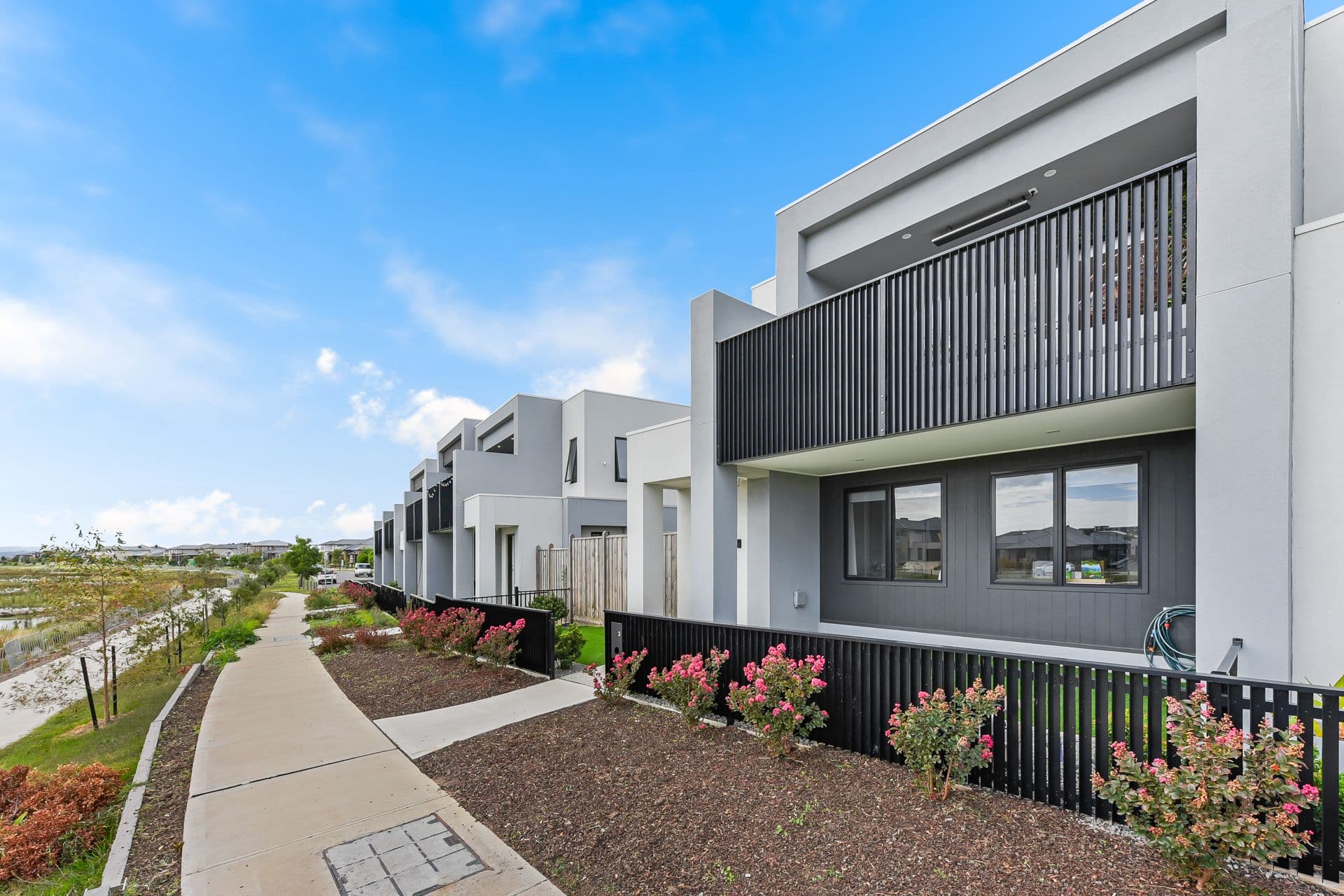 3 Coorabulka Walk, Clyde North VIC 3978, Clyde North - Thumbnail 2