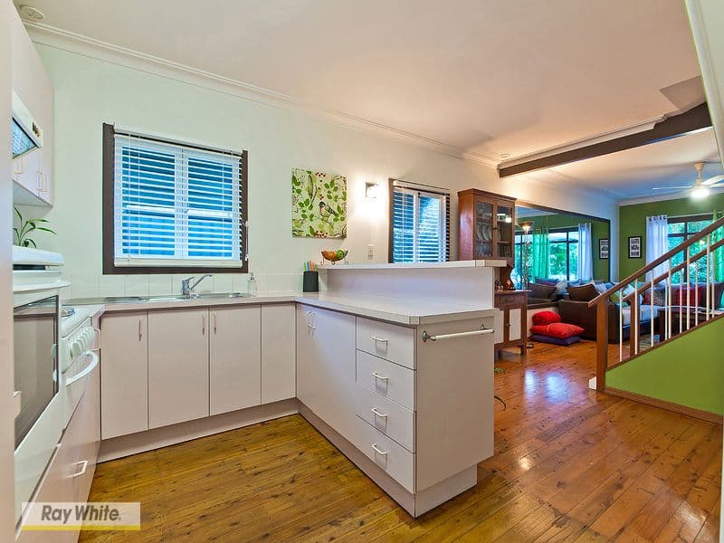 9 Campbell Street, SCARBOROUGH QLD 4020, Scarborough - Thumbnail 4