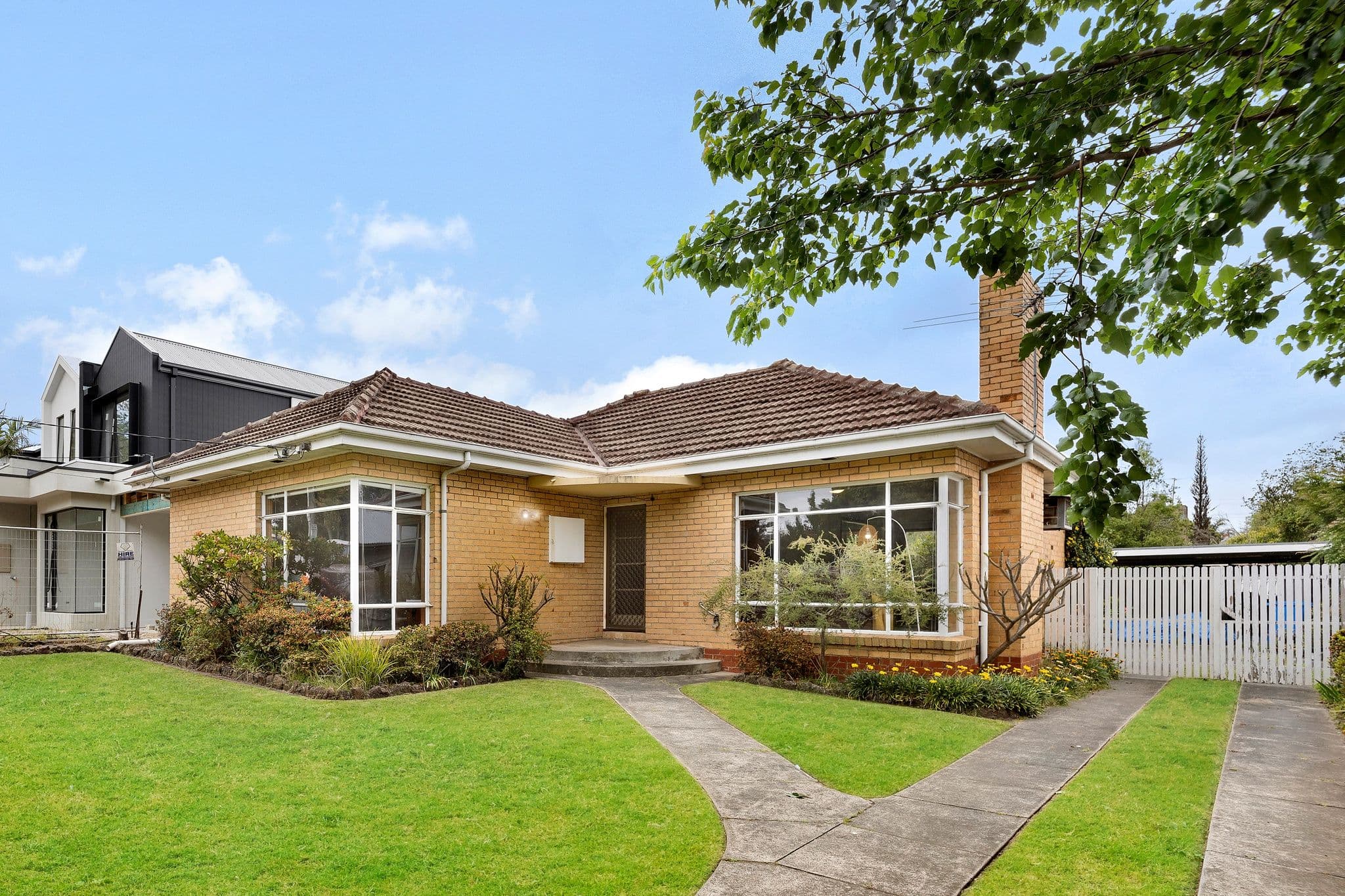15 Munro Avenue, Cheltenham VIC 3192, Cheltenham - Thumbnail 2