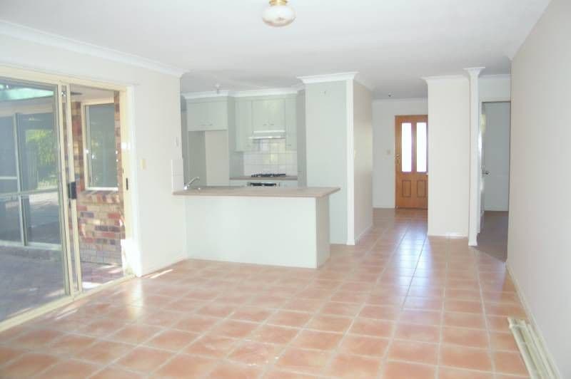 7 Stamp Street, DECEPTION BAY QLD 4508, Deception Bay - Thumbnail 3
