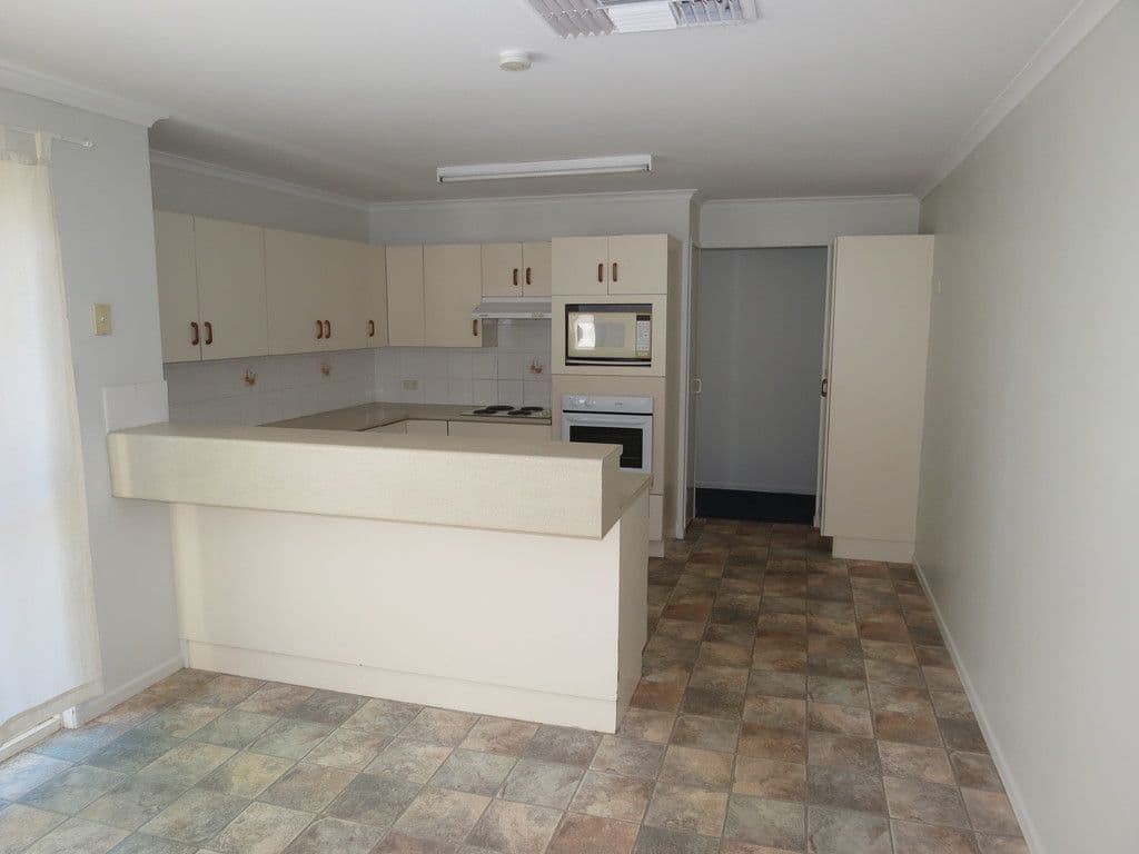 56 Bonython Drive, Emerald QLD 4720, Emerald - Thumbnail 2