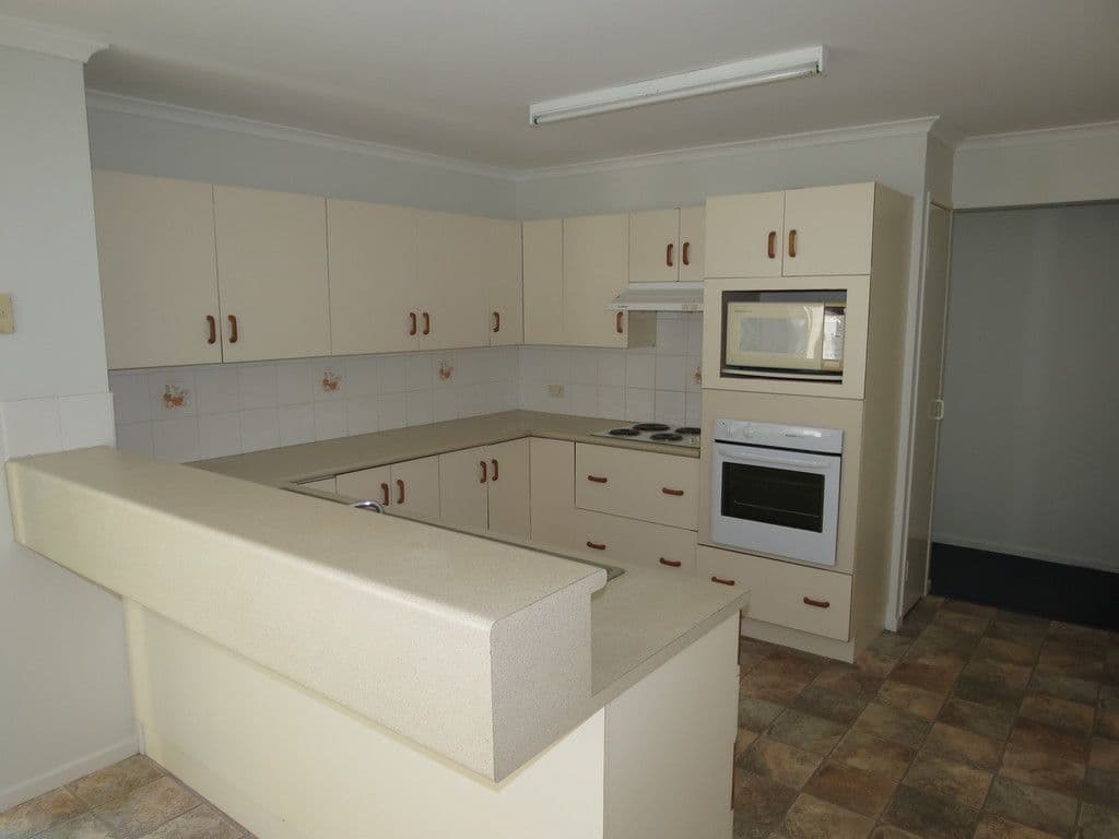 56 Bonython Drive, Emerald QLD 4720, Emerald - Thumbnail 3