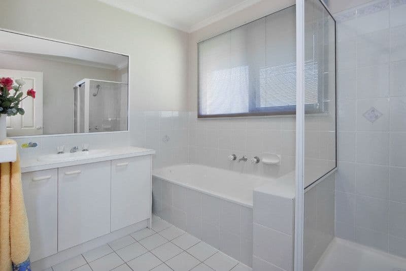 6  McIntyre Close, FERNTREE GULLY VIC 3156, Ferntree Gully - Thumbnail 6