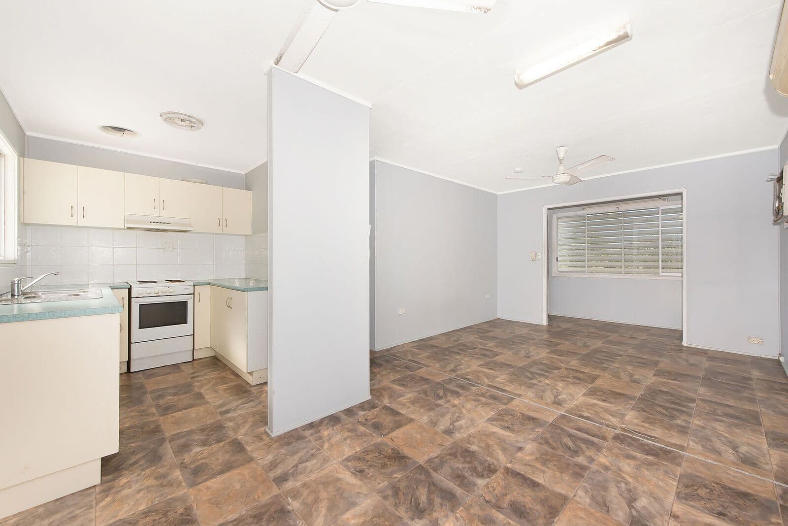 41 Farrell Street, Kirwan QLD 4817, Kirwan - Thumbnail 2