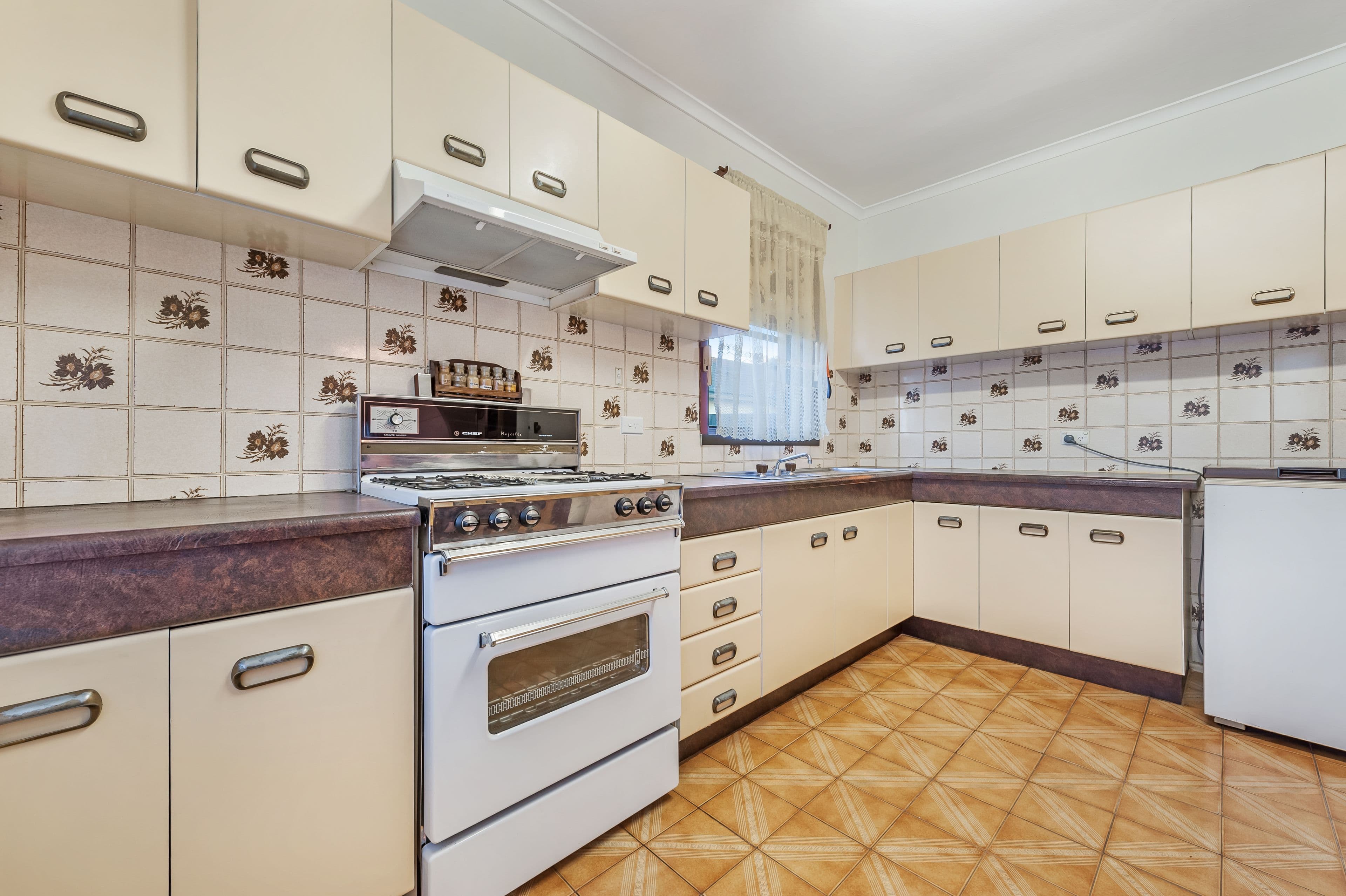 7 Loddon Avenue, Reservoir VIC 3073, Reservoir - Thumbnail 6