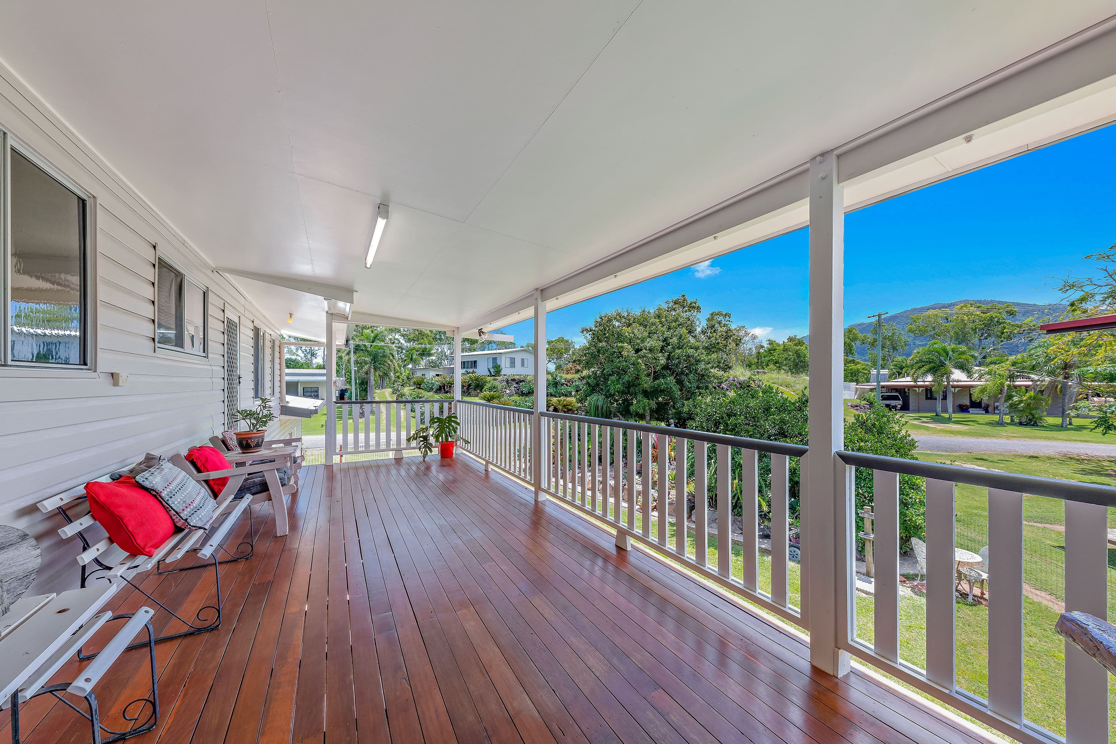 6 Hall Drive, Wilson Beach QLD 4800, Wilson Beach - Thumbnail 3