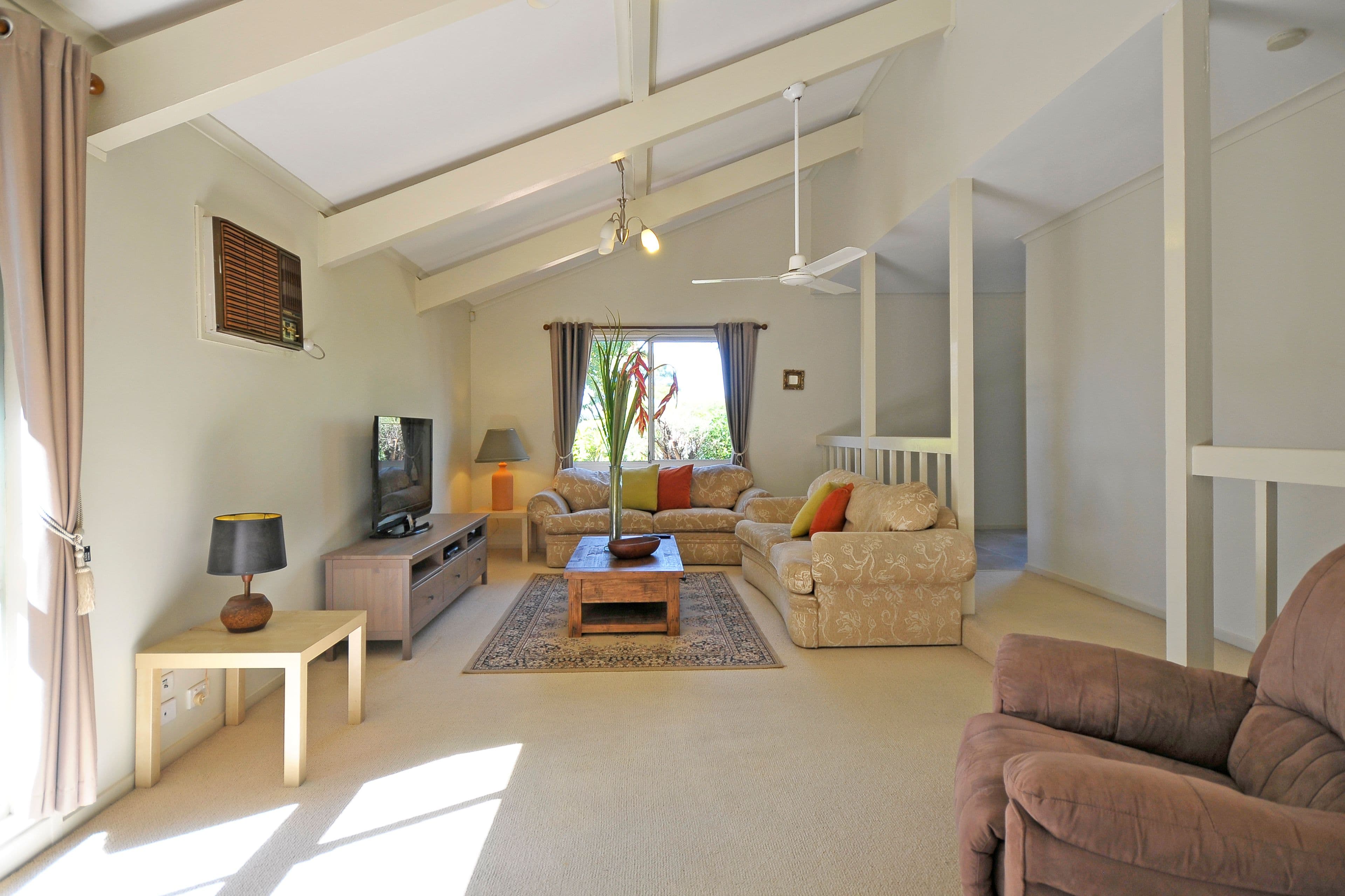 8 Harneil Place, Carrara QLD 4211, Carrara - Thumbnail 6