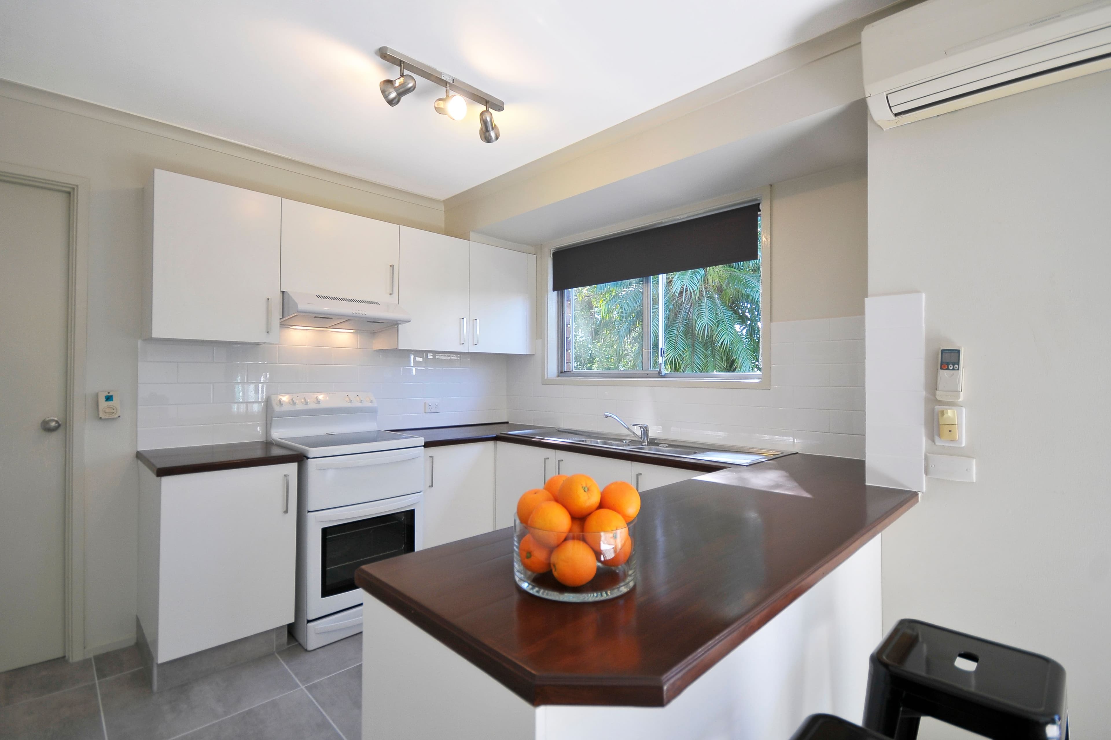 8 Harneil Place, Carrara QLD 4211, Carrara - Thumbnail 8