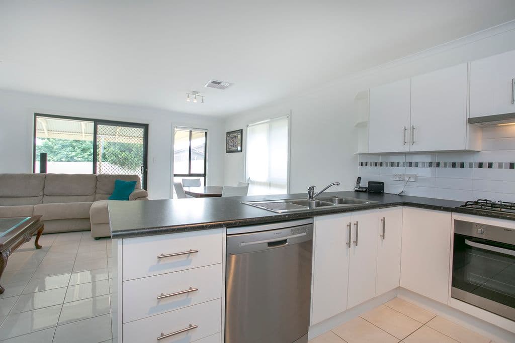 23 Hillsea Avenue, CLEARVIEW SA 5085, Clearview - Thumbnail 3