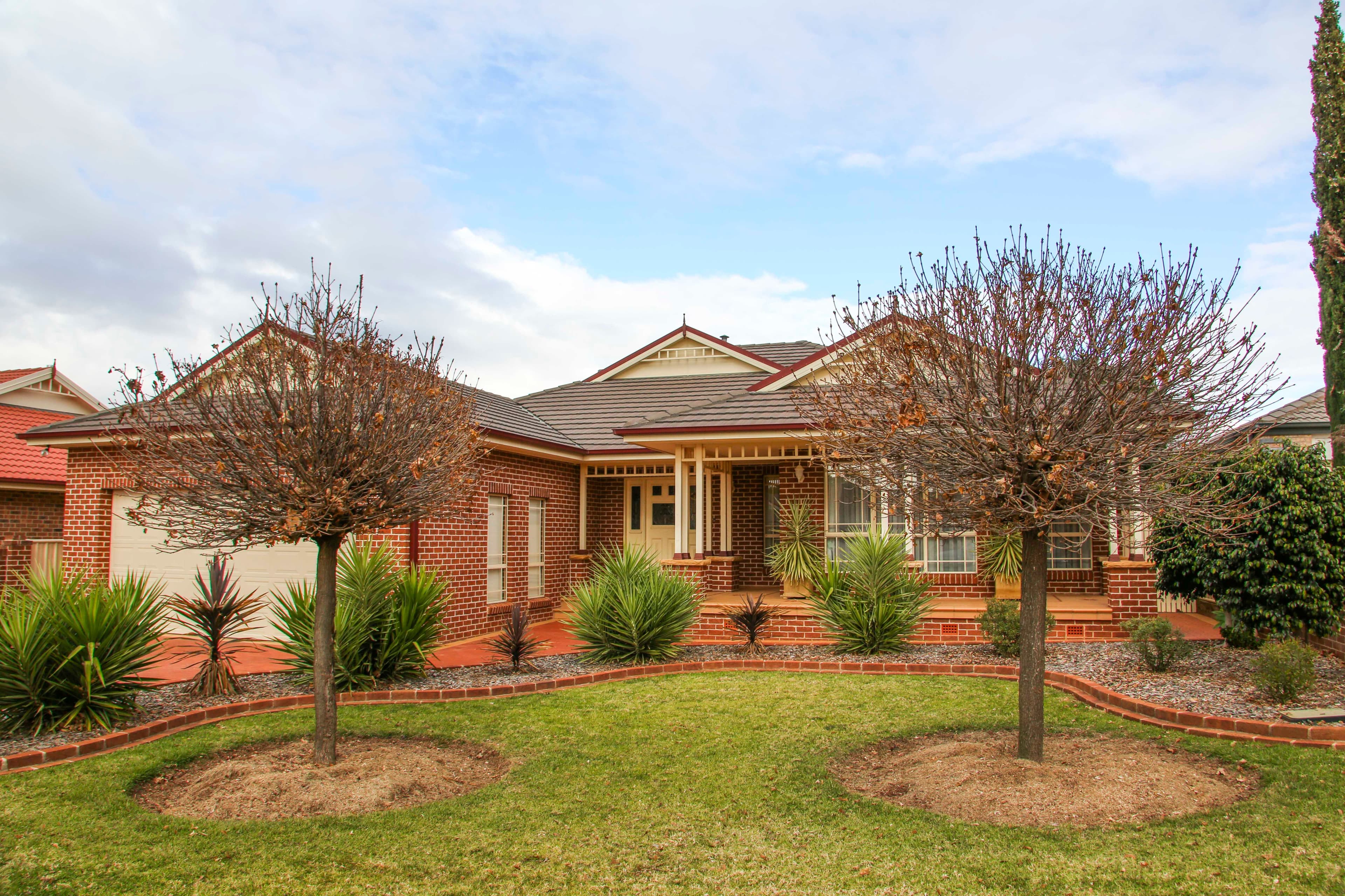 12 Powys Place, Griffith - Image 1