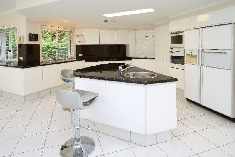 19 Troon Place, CARINDALE QLD 4152, Carindale - Thumbnail 3