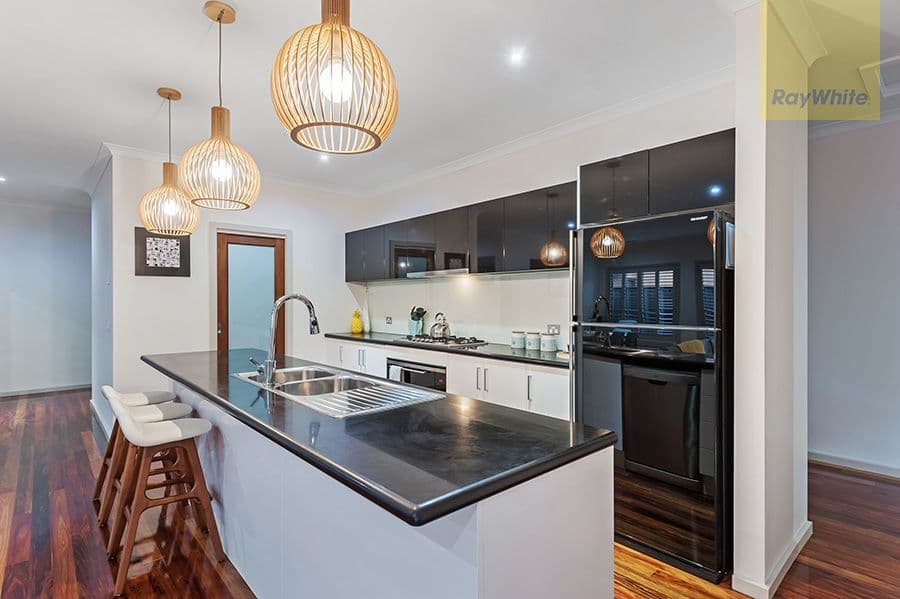 6 Vali Road, Craigieburn VIC 3064, Craigieburn - Thumbnail 3