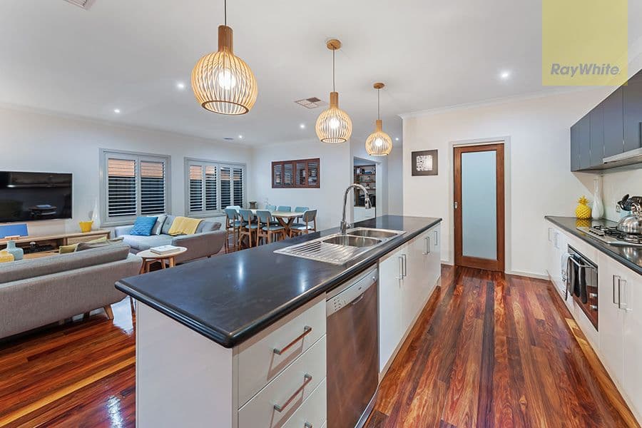 6 Vali Road, Craigieburn VIC 3064, Craigieburn - Thumbnail 5