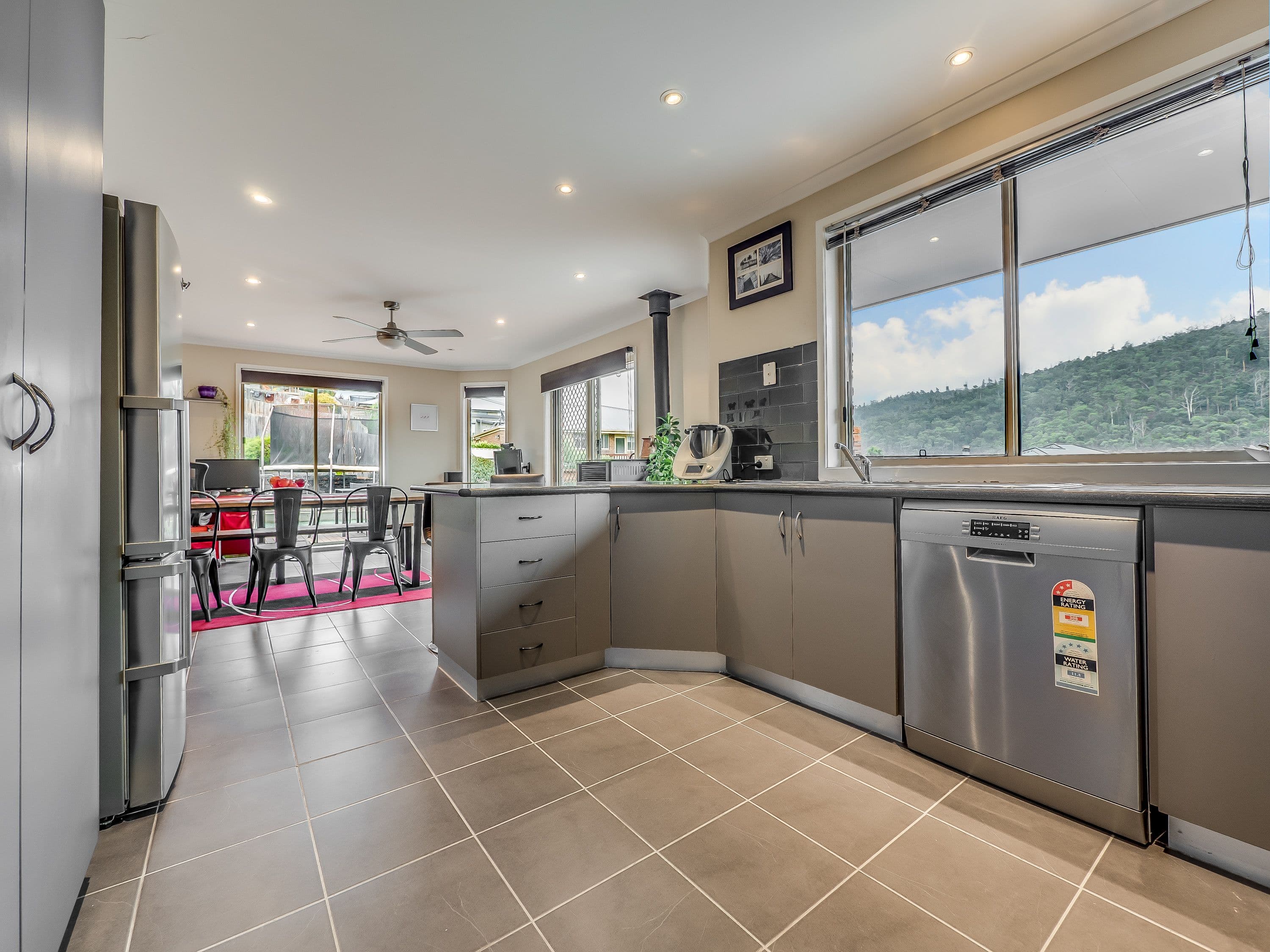 10 Joshua Street, Mornington TAS 7018, Mornington - Thumbnail 4