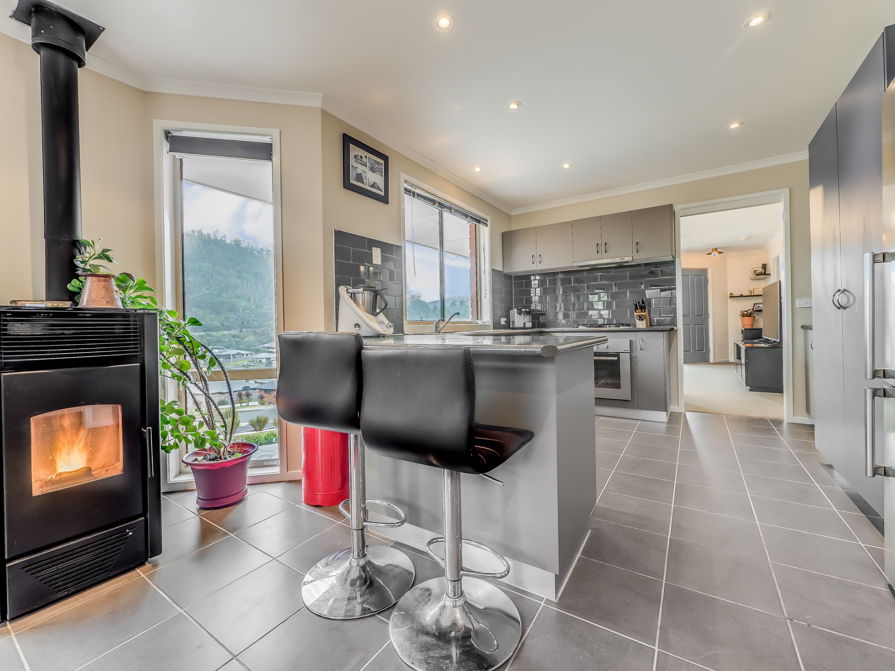 10 Joshua Street, Mornington TAS 7018, Mornington - Thumbnail 6