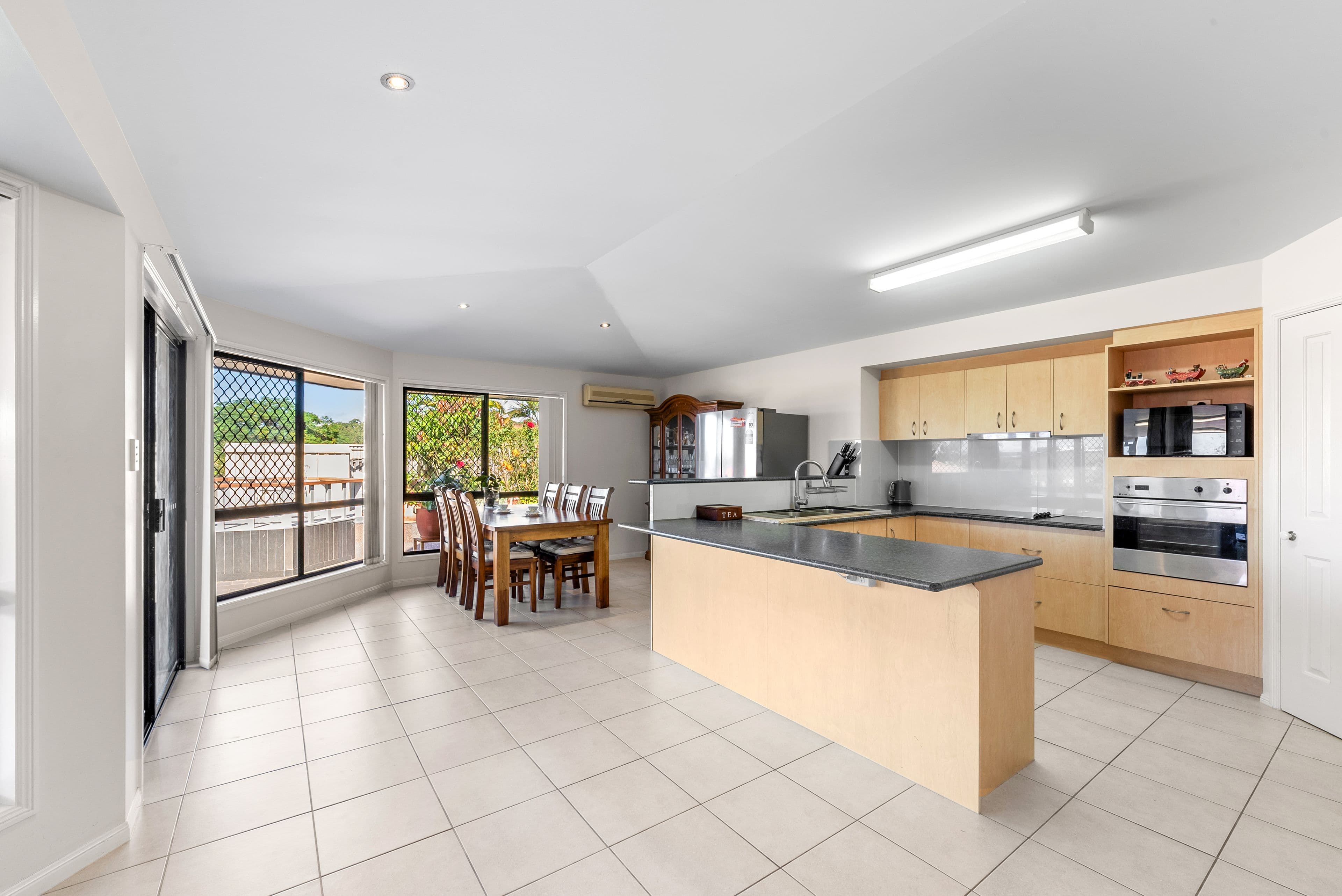 16 Chatham Avenue, Pacific Pines QLD 4211, Pacific Pines - Thumbnail 6