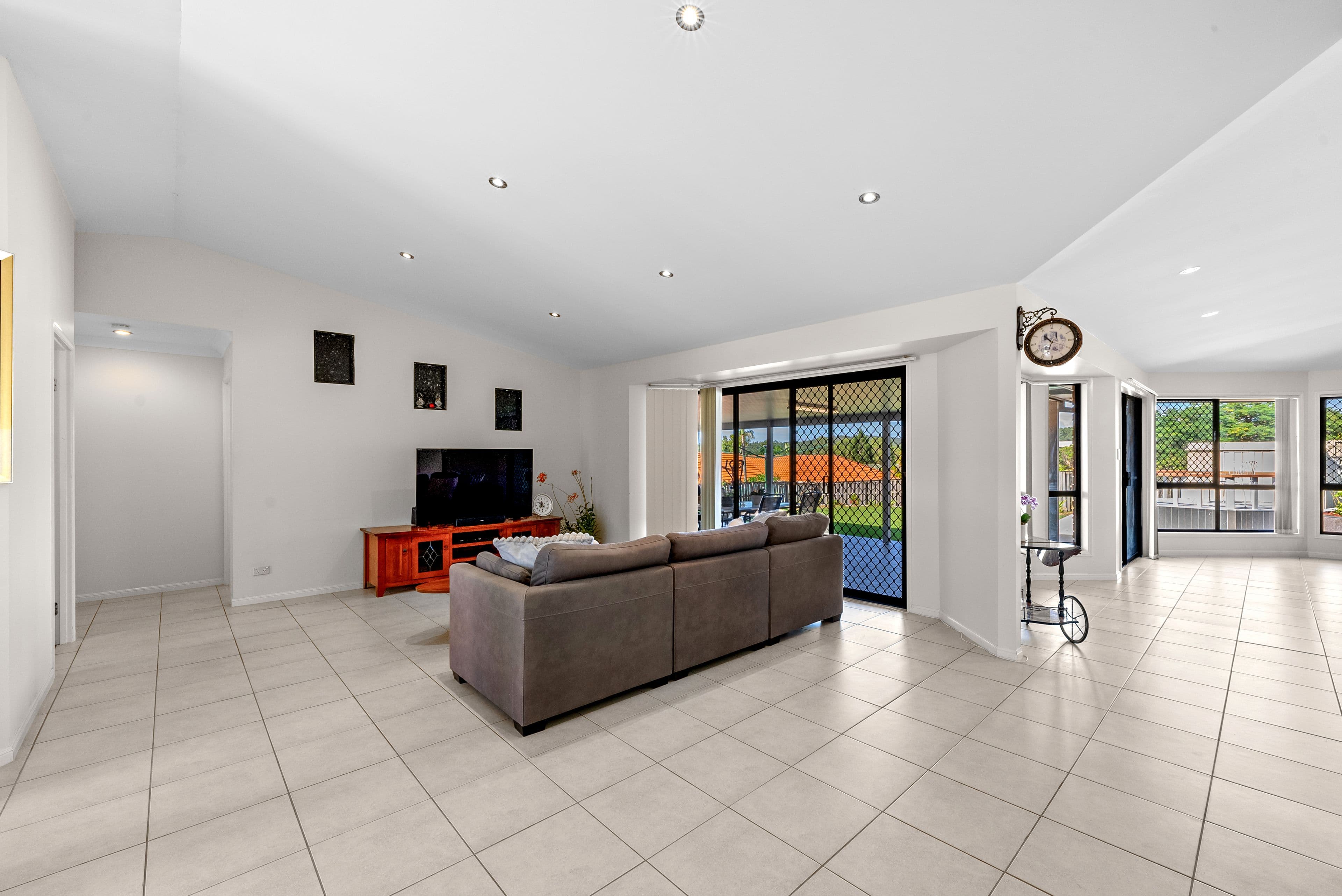16 Chatham Avenue, Pacific Pines QLD 4211, Pacific Pines - Thumbnail 7