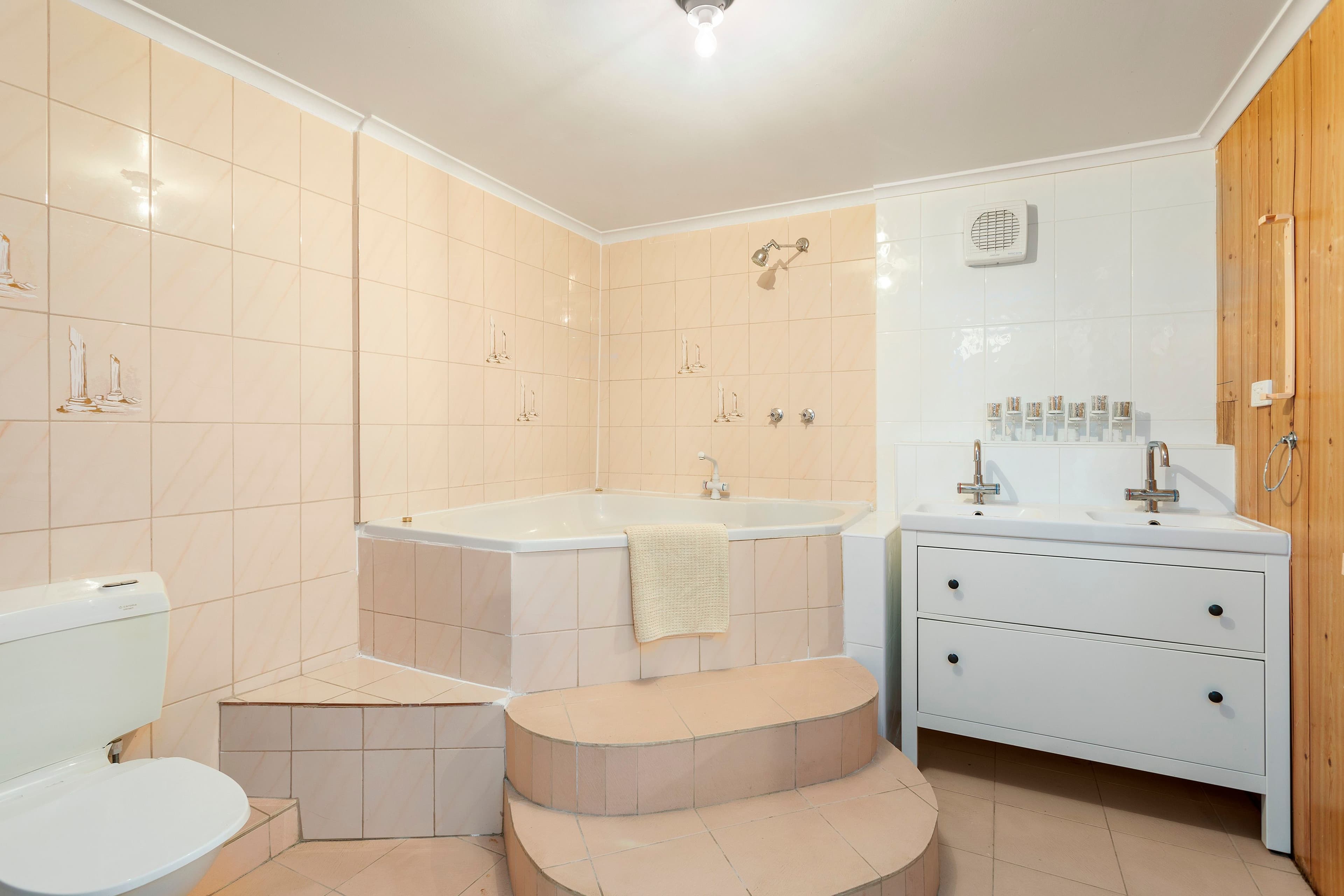 49 Santa Rosa Boulevard, Doncaster East VIC 3109, Doncaster East - Thumbnail 8