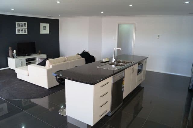 9 Molloy Drive, ORANGE NSW 2800, Orange - Thumbnail 2