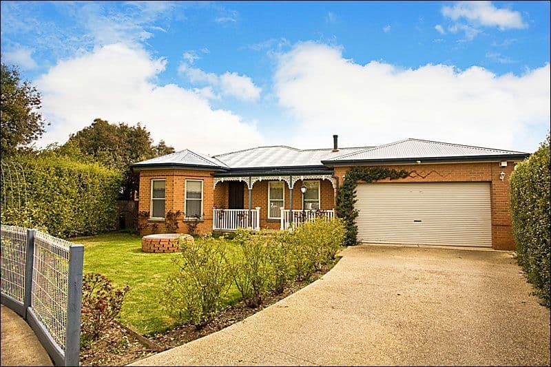 9 Moore Court, KILMORE VIC 3764, Kilmore - Image 1