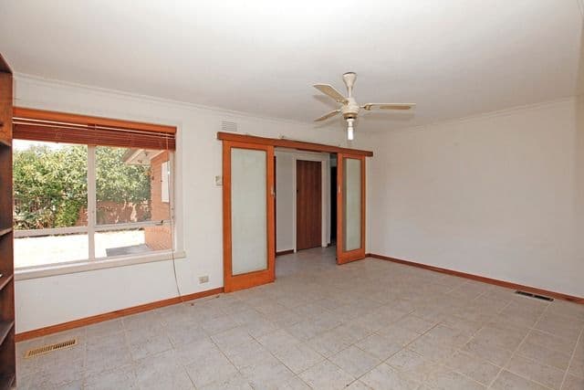 4 Tovey Street, RESERVOIR VIC 3073, Reservoir - Thumbnail 4
