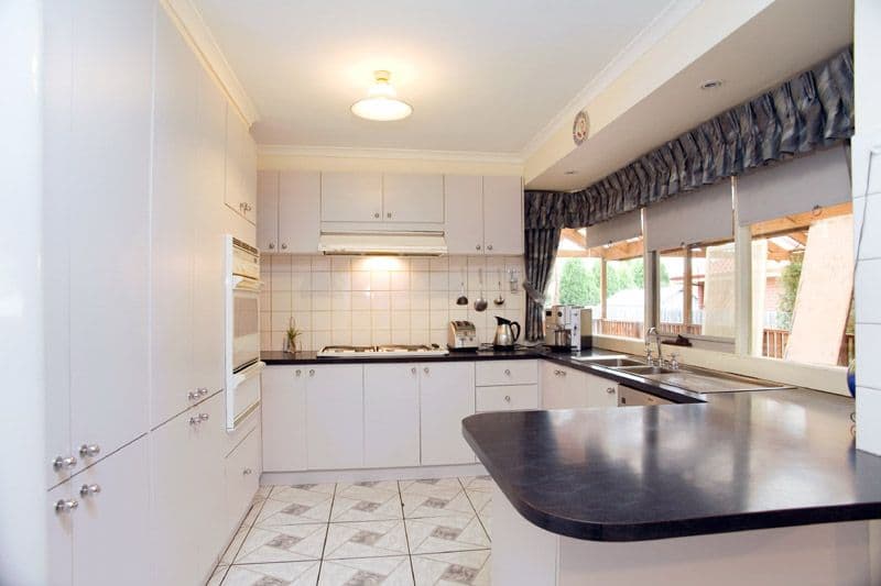 48 Grenda Drive, MILL PARK VIC 3082, Mill Park - Thumbnail 2