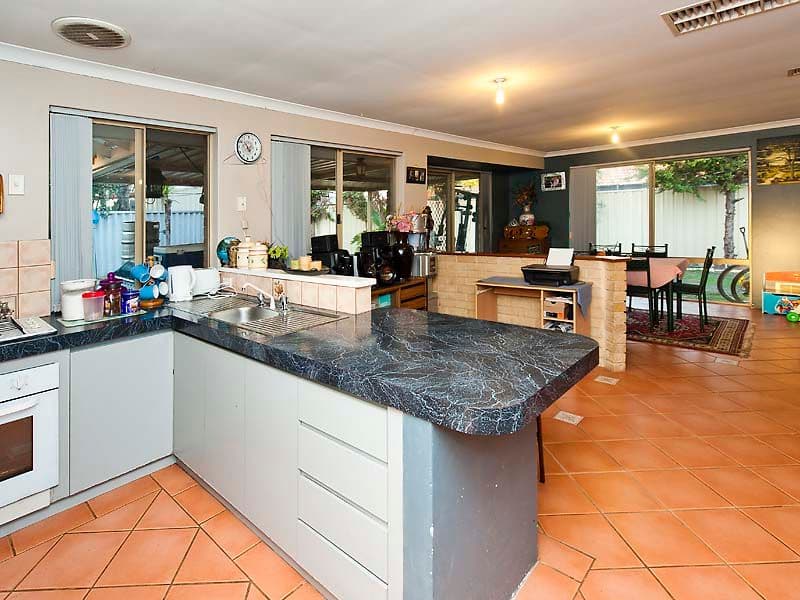 11 Maroon Place, WARNBRO WA 6169, Warnbro - Thumbnail 2