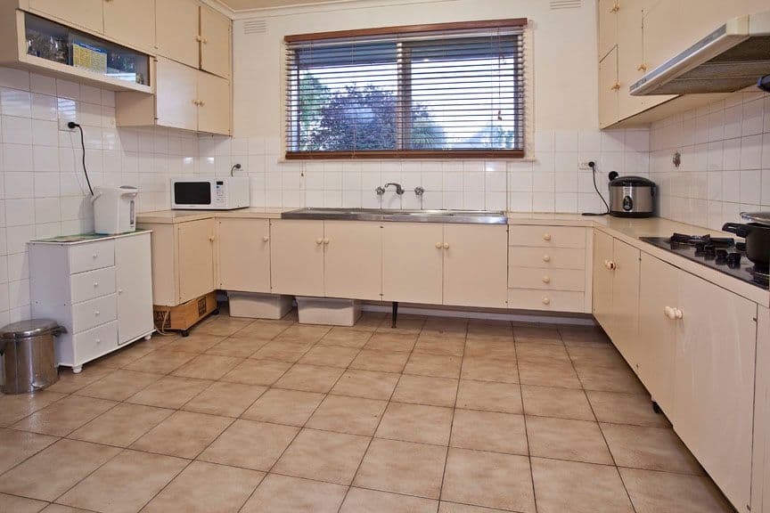 112 Watsons Road, GLEN WAVERLEY VIC 3150, Glen Waverley - Thumbnail 2