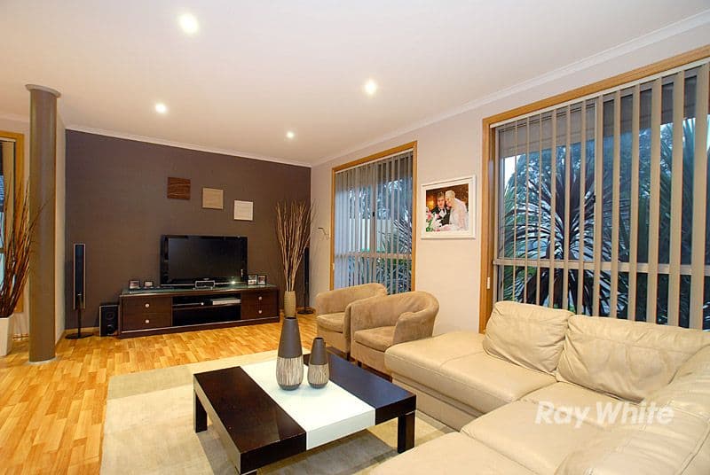2 Sage Place, NARRE WARREN VIC 3805, Narre Warren - Thumbnail 2