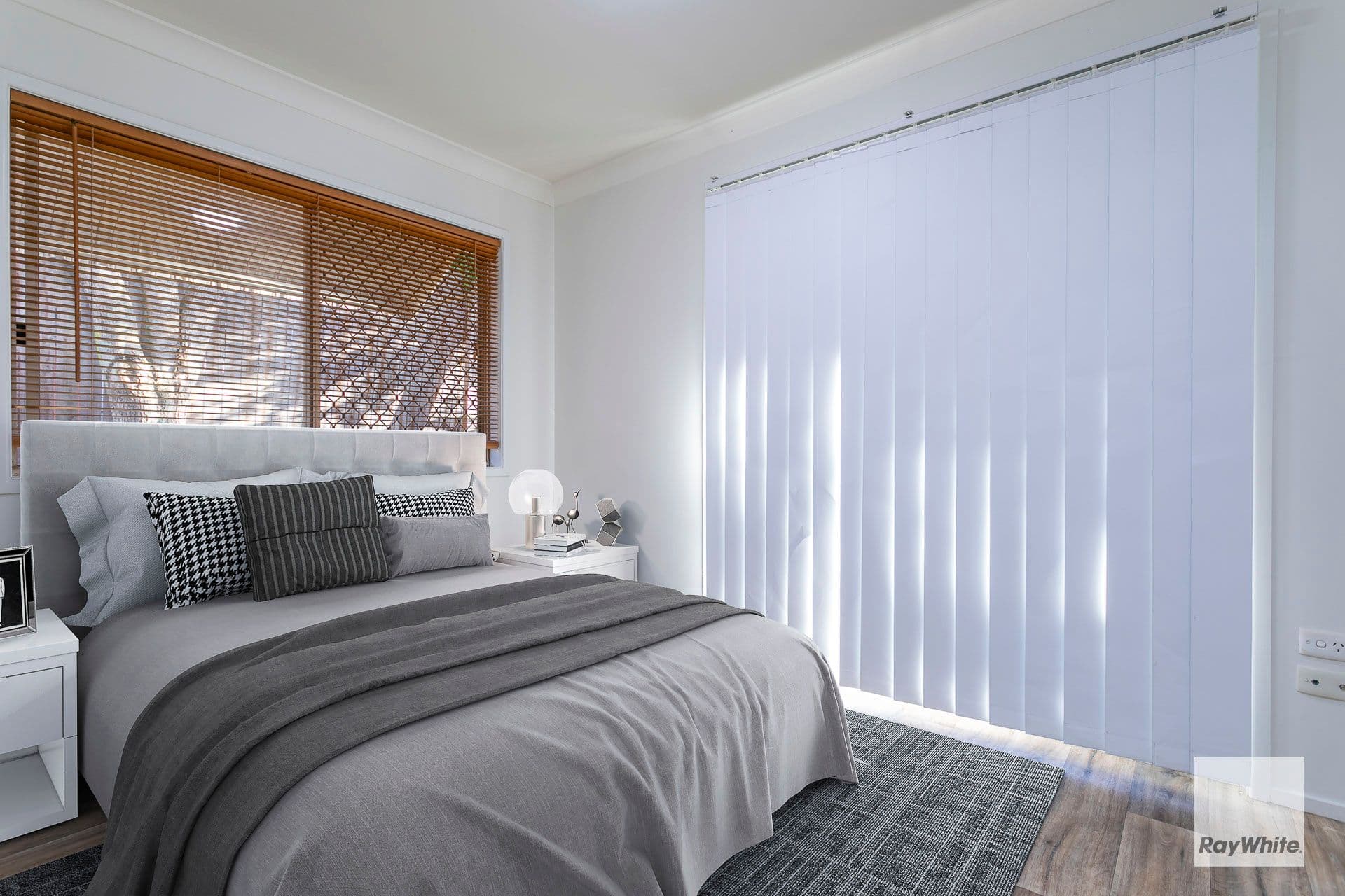 6 Mark Street, Redland Bay QLD 4165, Redland Bay - Thumbnail 4