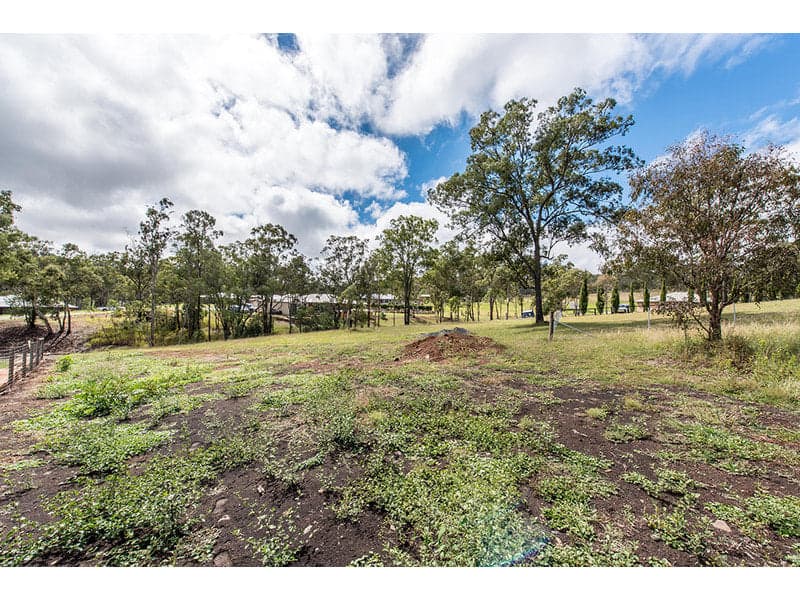 13 Acacia Avenue, Top Camp - Thumbnail 5