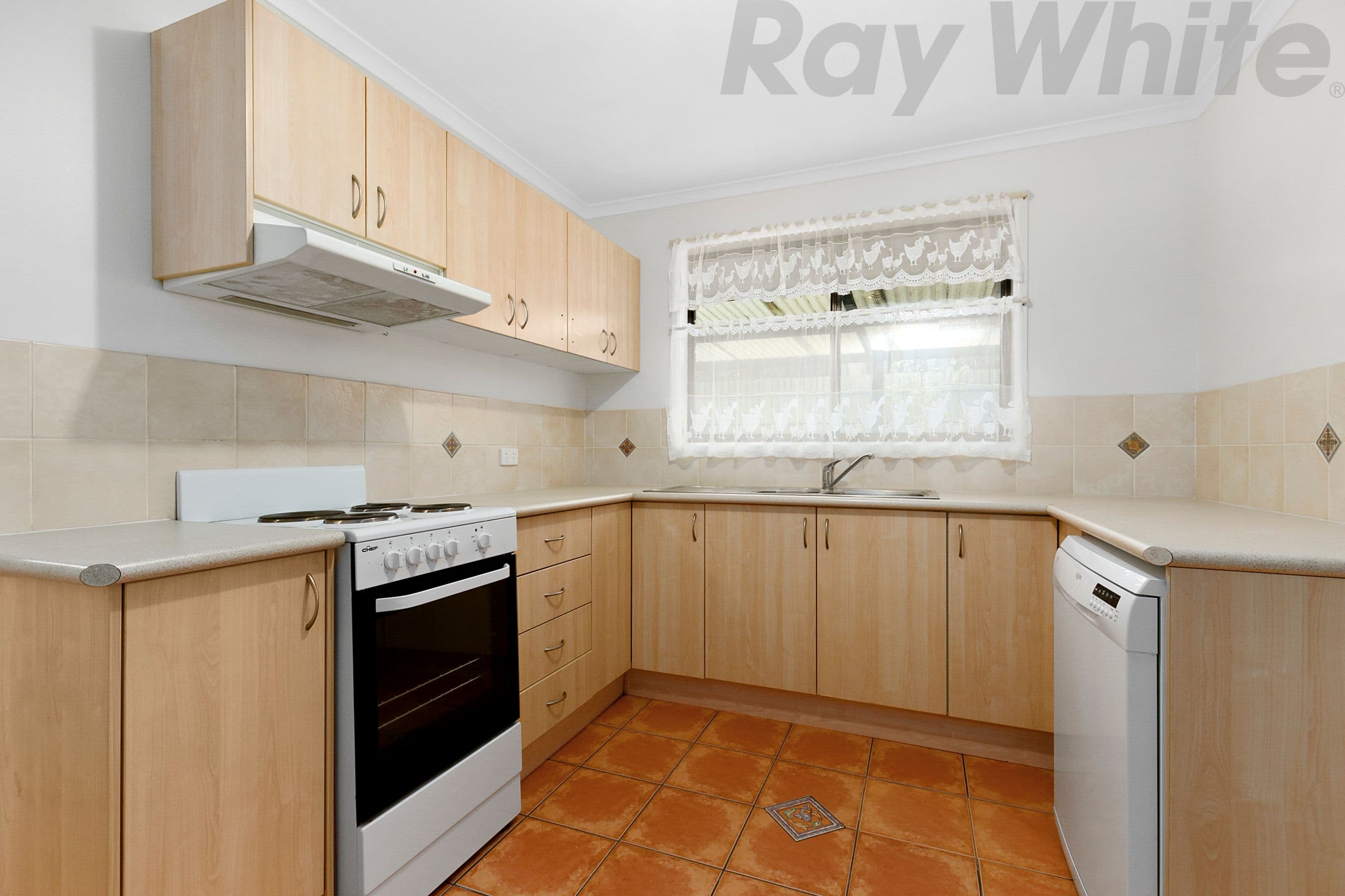 16 Plymstock Street, Alexandra Hills QLD 4161, Alexandra Hills - Thumbnail 2