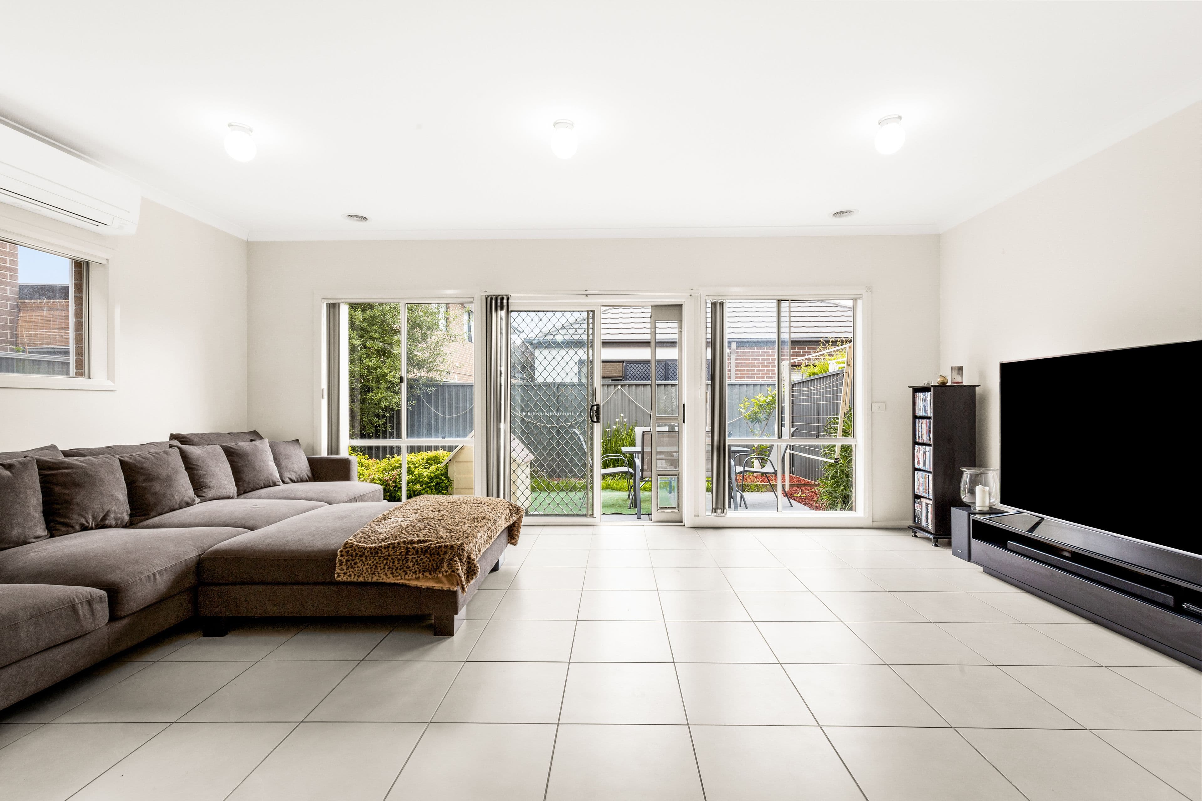 16 Harlesden Circuit, Pakenham VIC 3810, Pakenham - Thumbnail 3